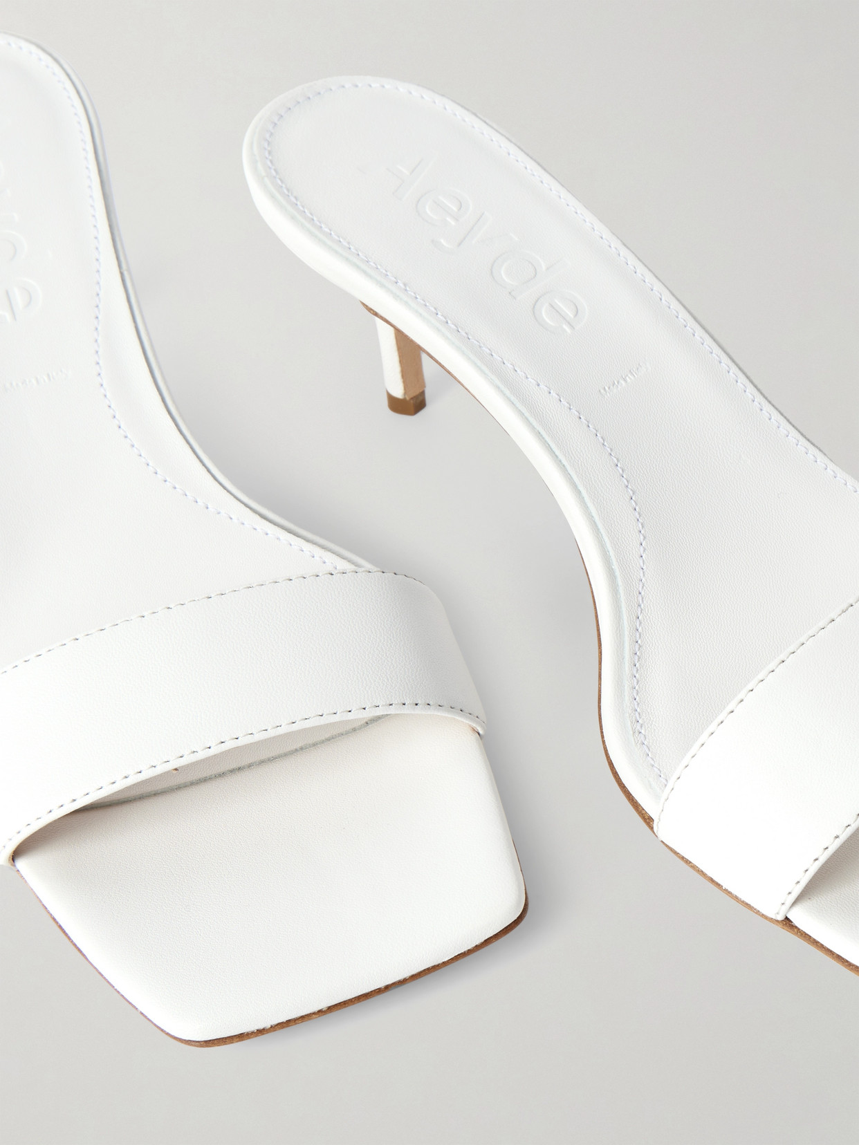 Aeyde Ilvy Leather Mules In White