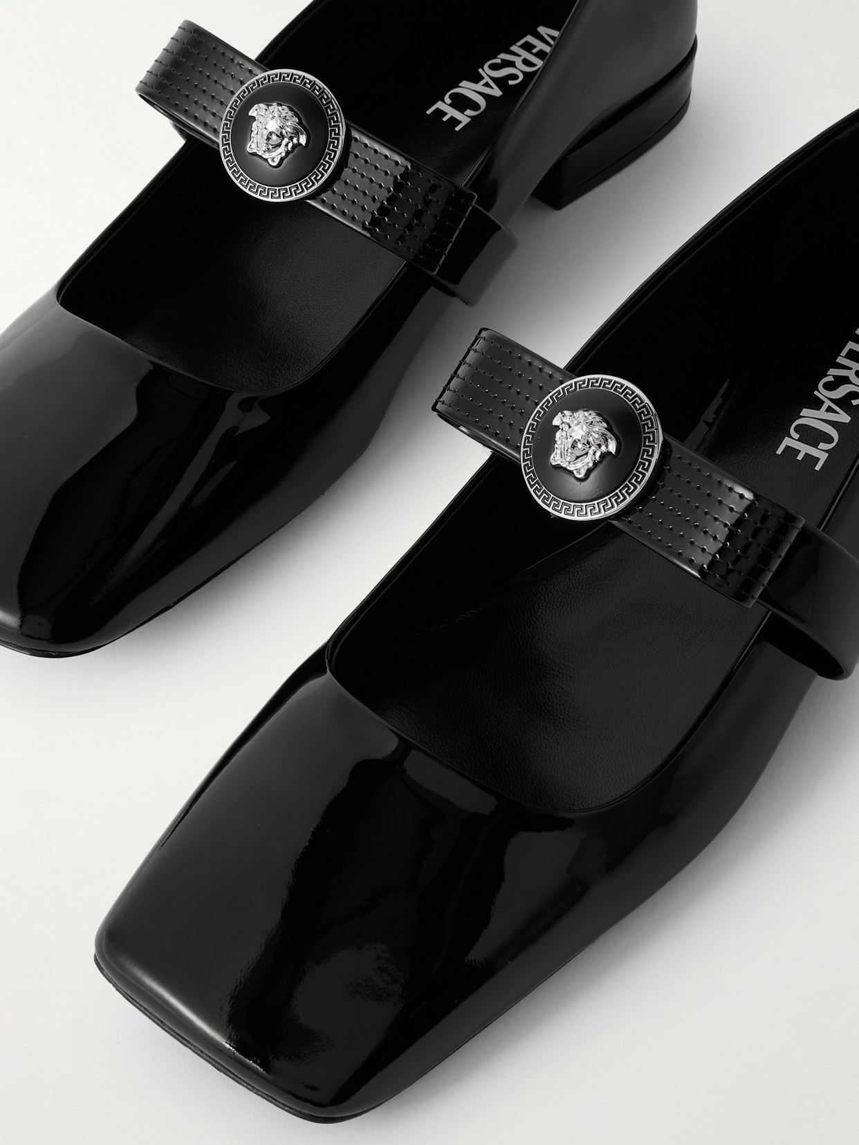 Versace 20mm Gianni Ribbon Patent Leather Flats In Black