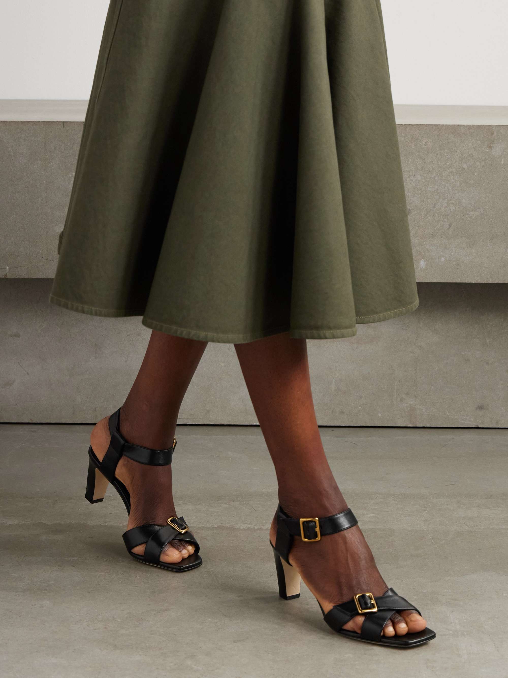 MANOLO BLAHNIK 