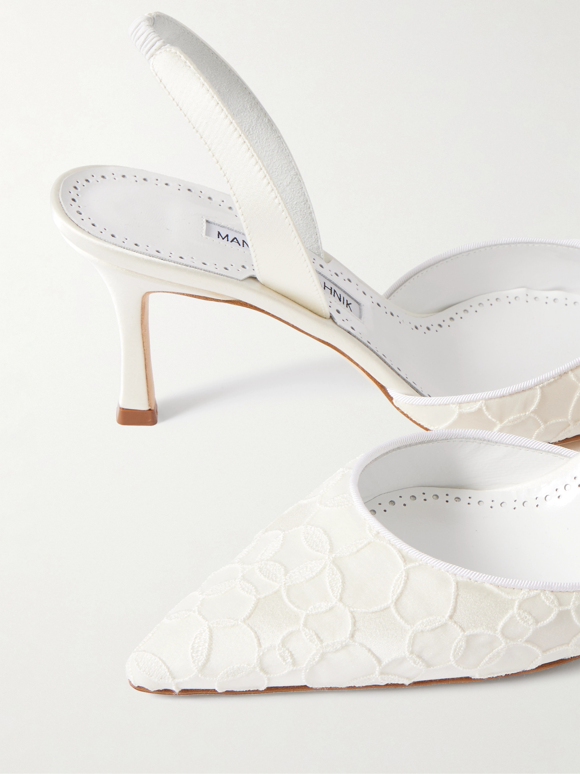 MANOLO BLAHNIK Carolyne 70 satin and lace slingback pumps thumbnail