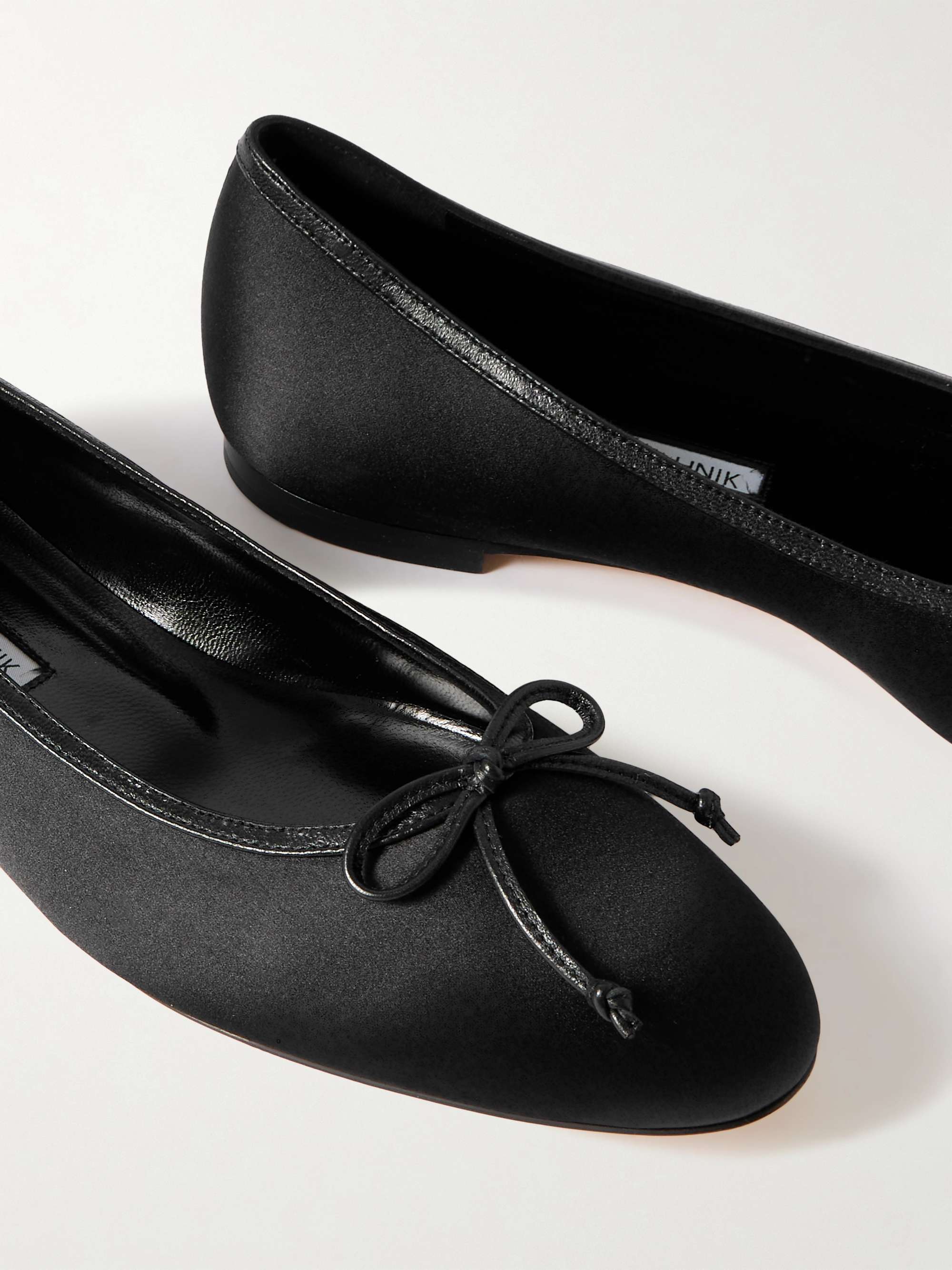 MANOLO BLAHNIK 
