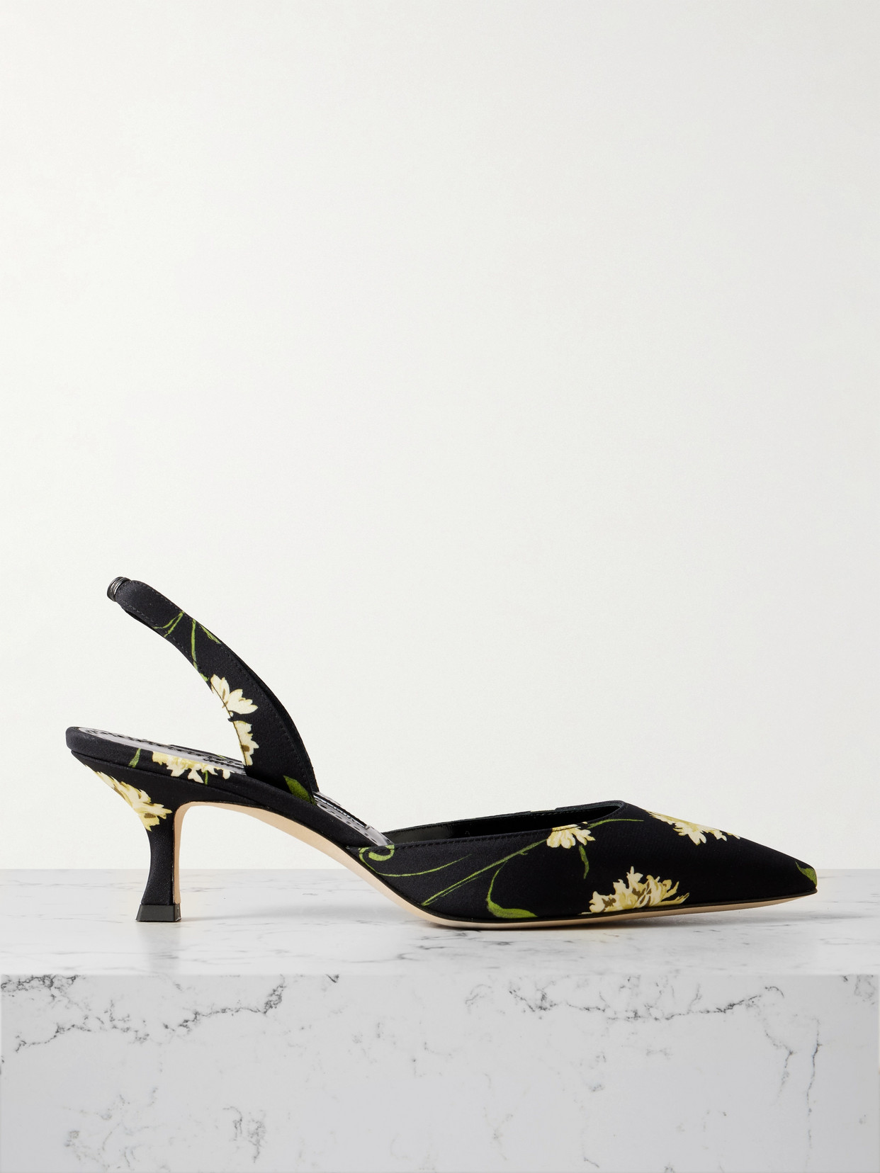 Manolo Blahnik Carolyne 50 Floral-print Satin Slingback Pumps In Black