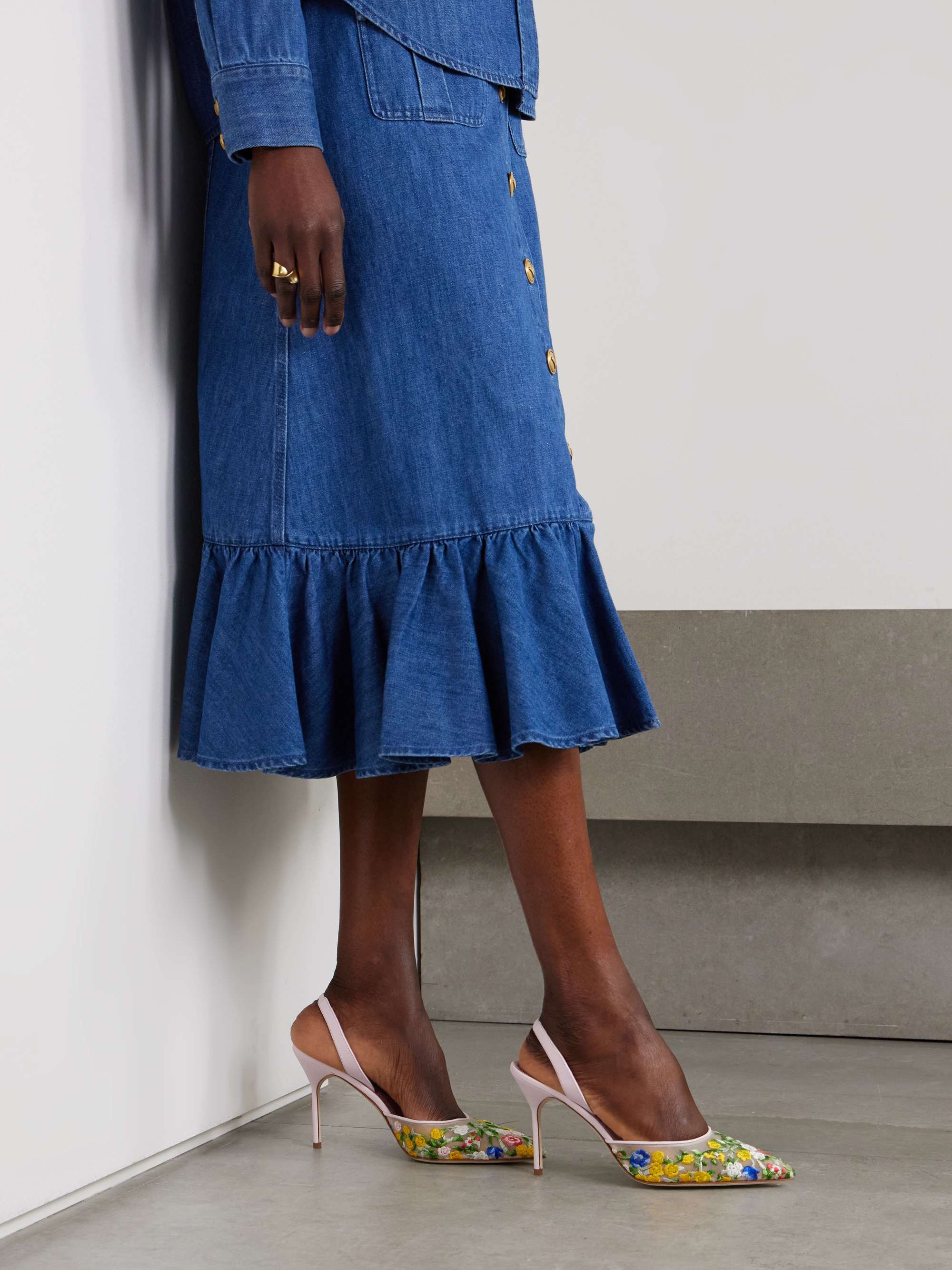 MANOLO BLAHNIK 