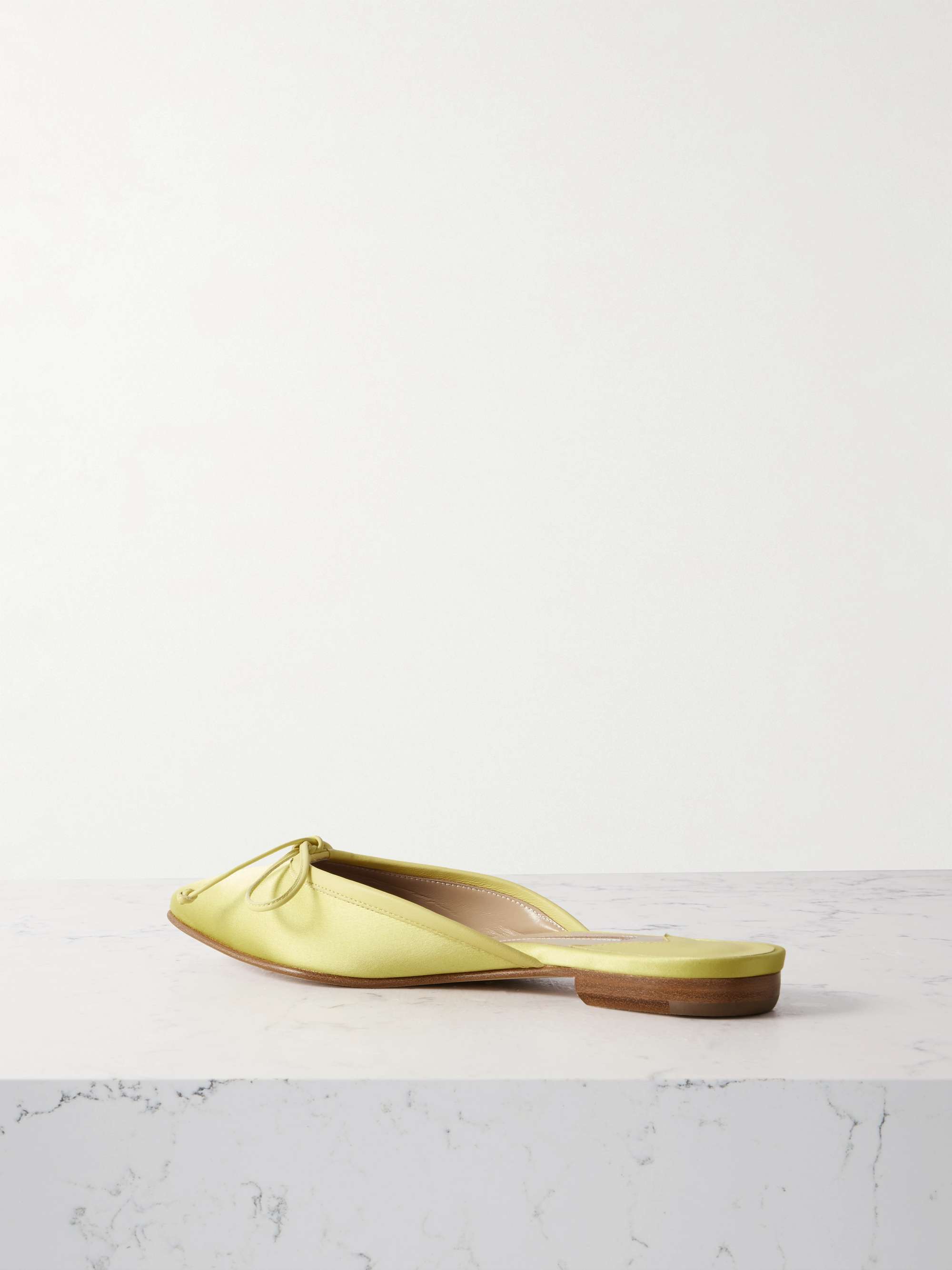 MANOLO BLAHNIK 