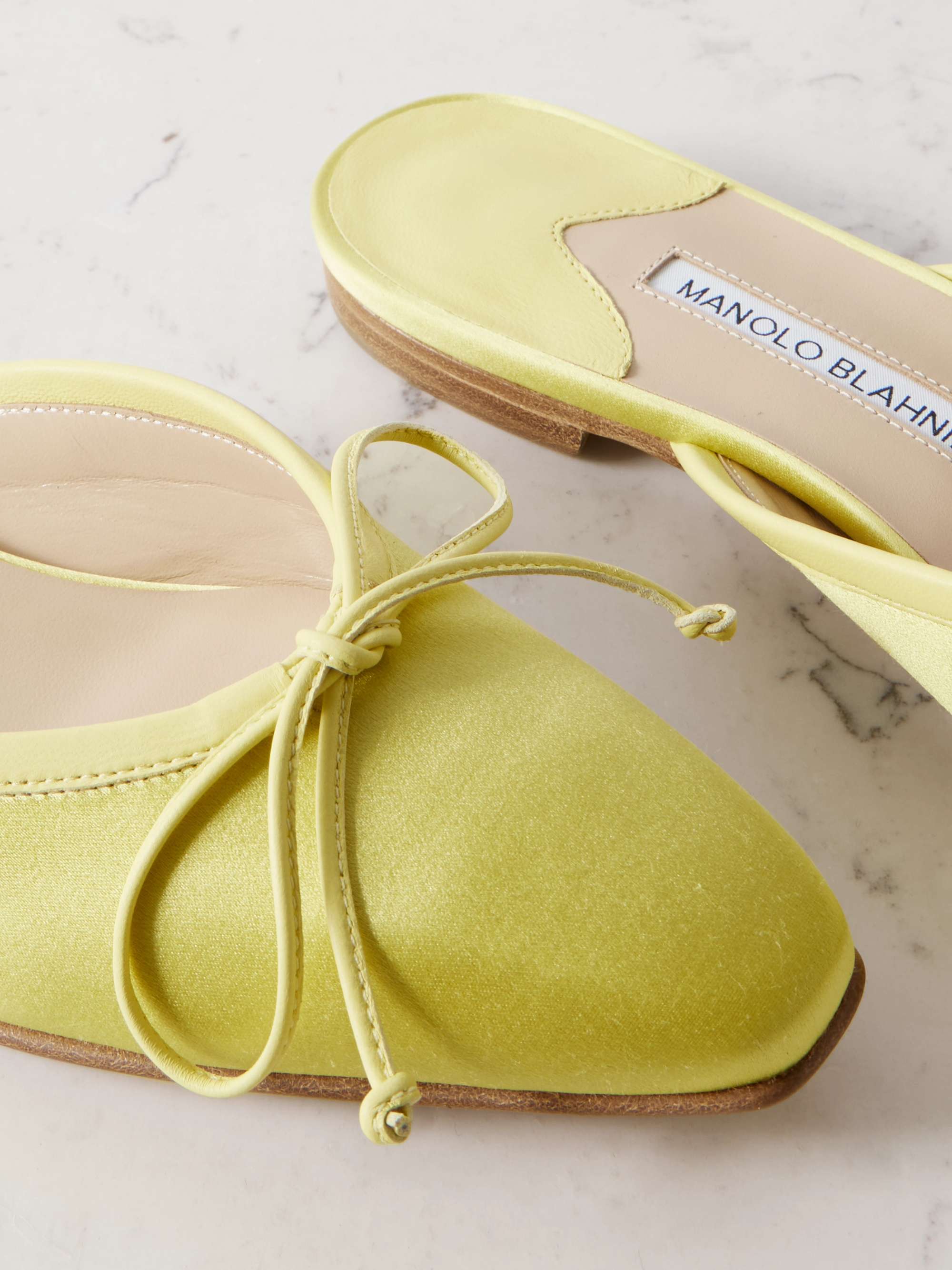 MANOLO BLAHNIK 