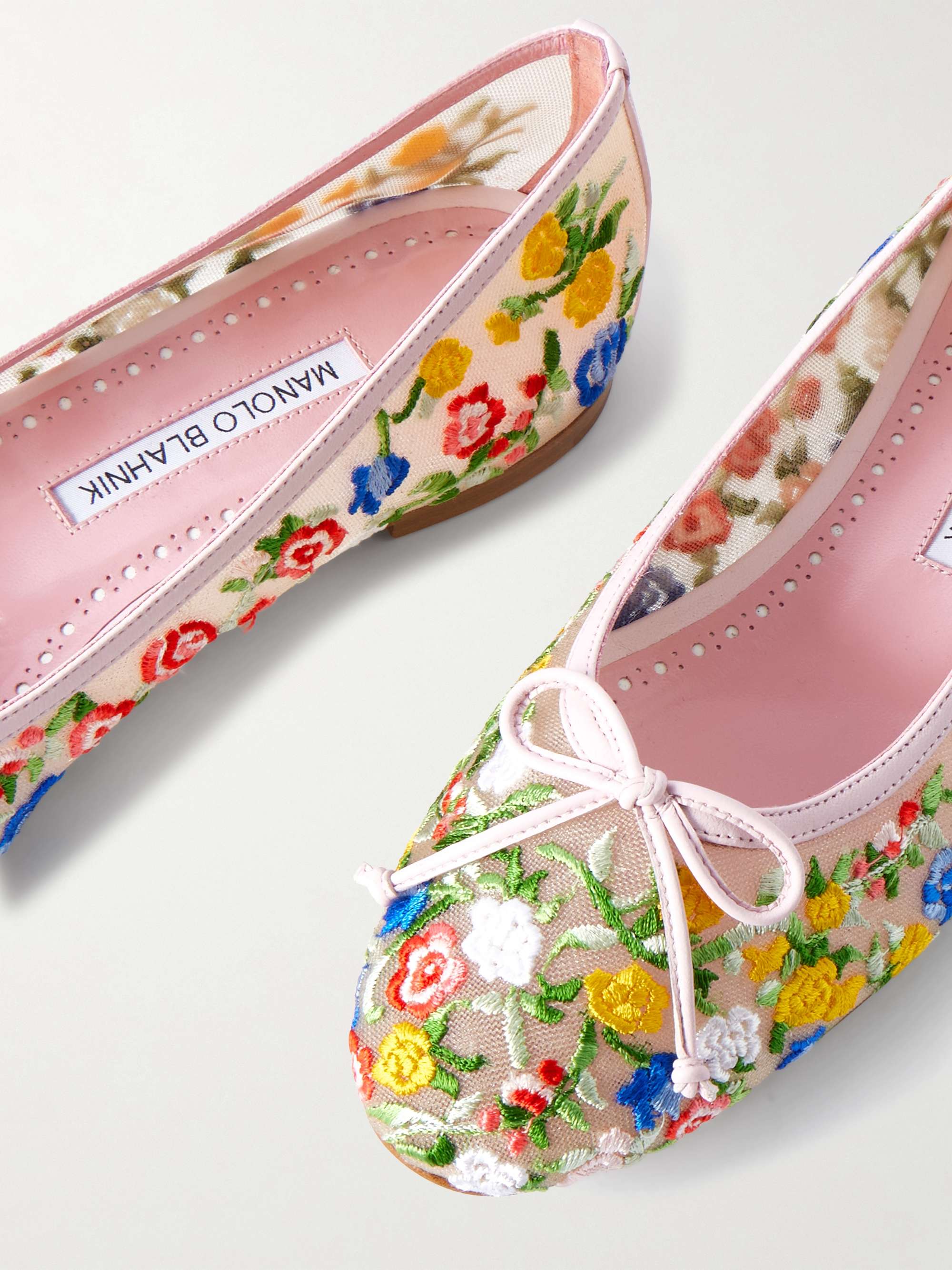 MANOLO BLAHNIK 