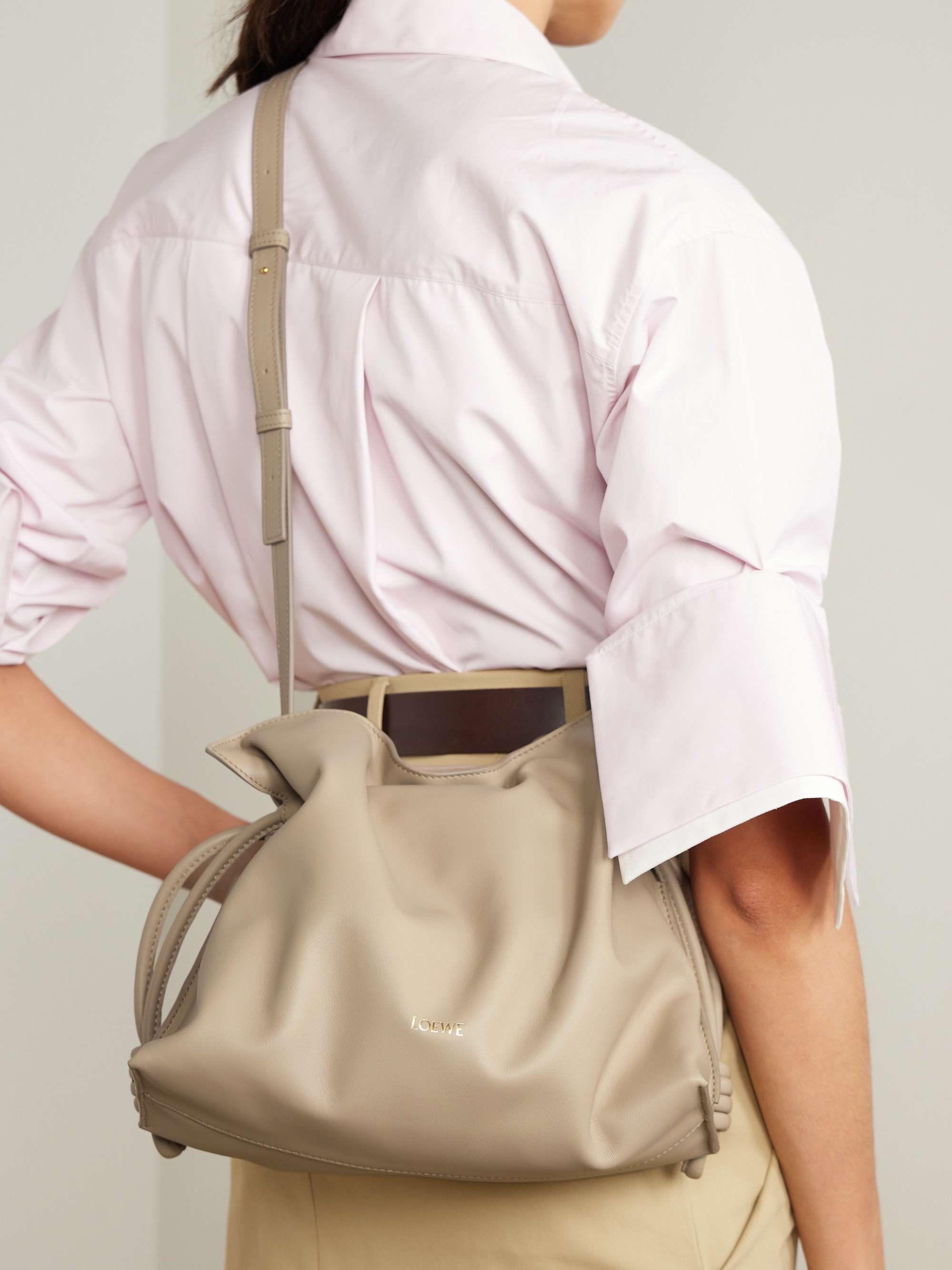 LOEWE Flamenco レザー クラッチ | NET-A-PORTER LOEWE Flamenco レザー クラッチ | NET-A-PORTER