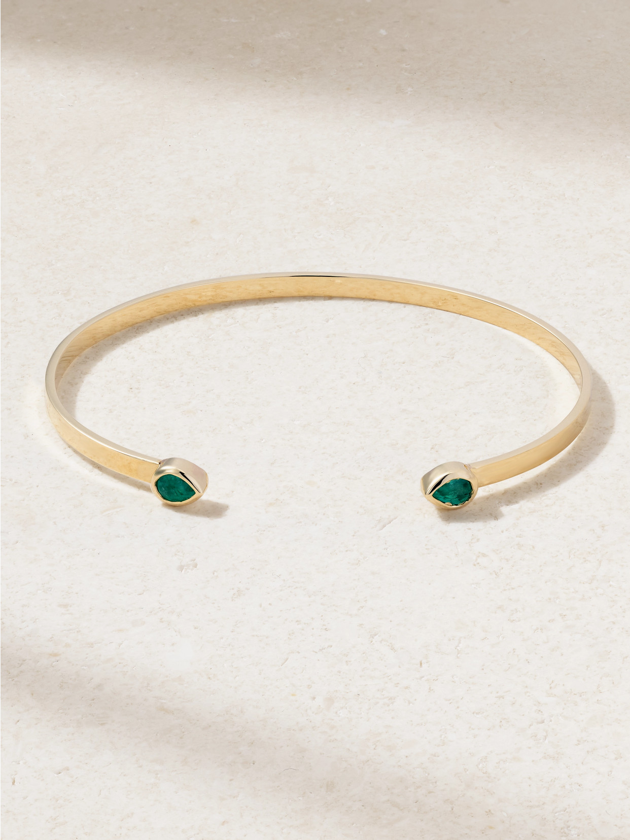 Stone And Strand Myrtle 14-karat Gold Emerald Cuff In Green
