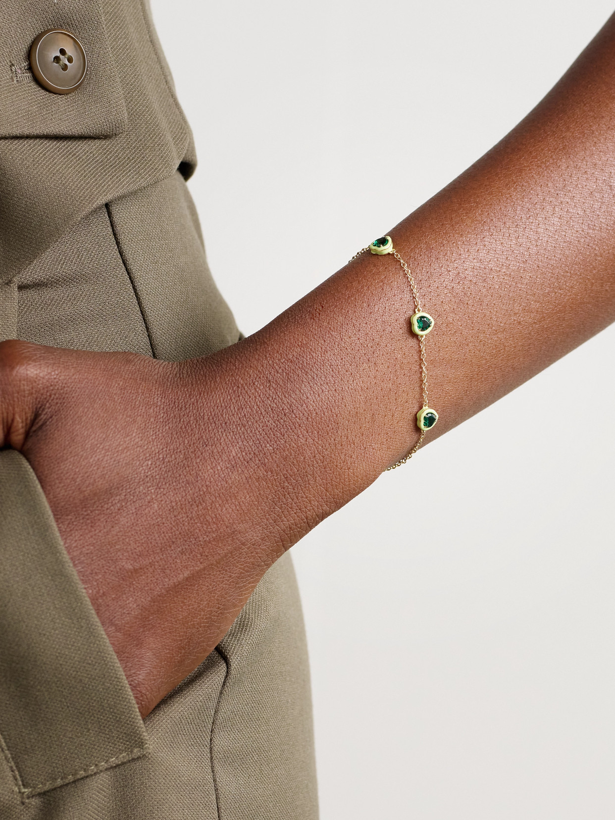 Alison Lou Heart By The Yard 14-karat Gold, Laboratory-grown Emerald And Enamel Bracelet In Green