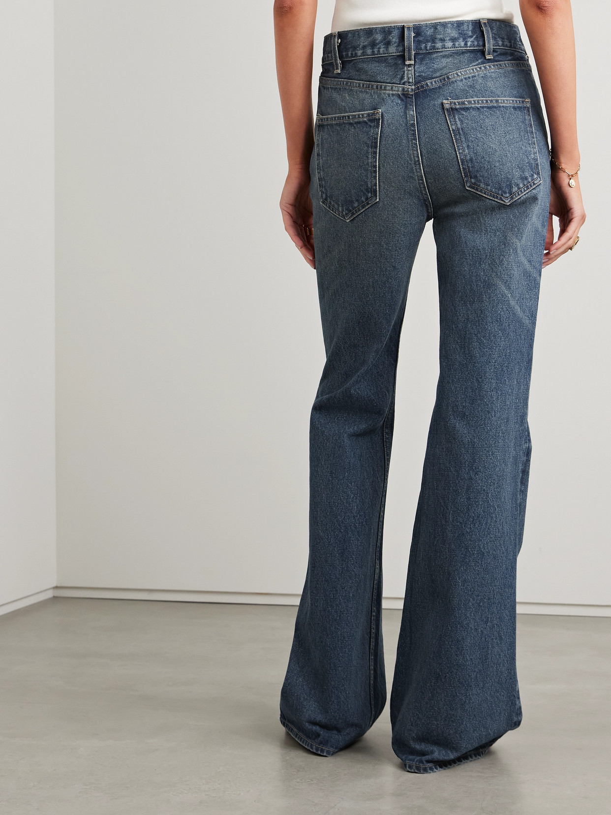 NILI LOTAN ROE MID-RISE FLARED JEANS