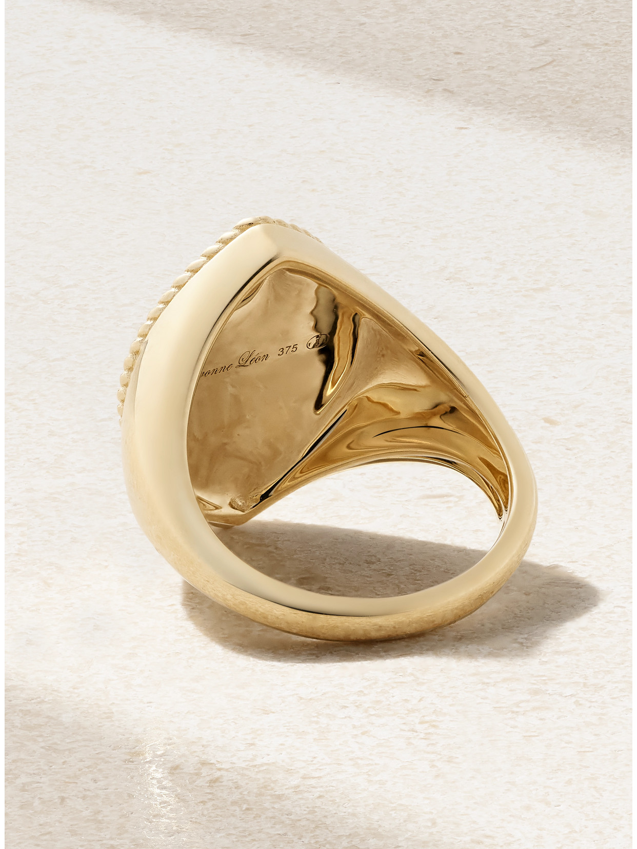 Yvonne Léon Chevalière Marquise 9-karat Gold, Mother-of-pearl And Diamond Signet Ring In White