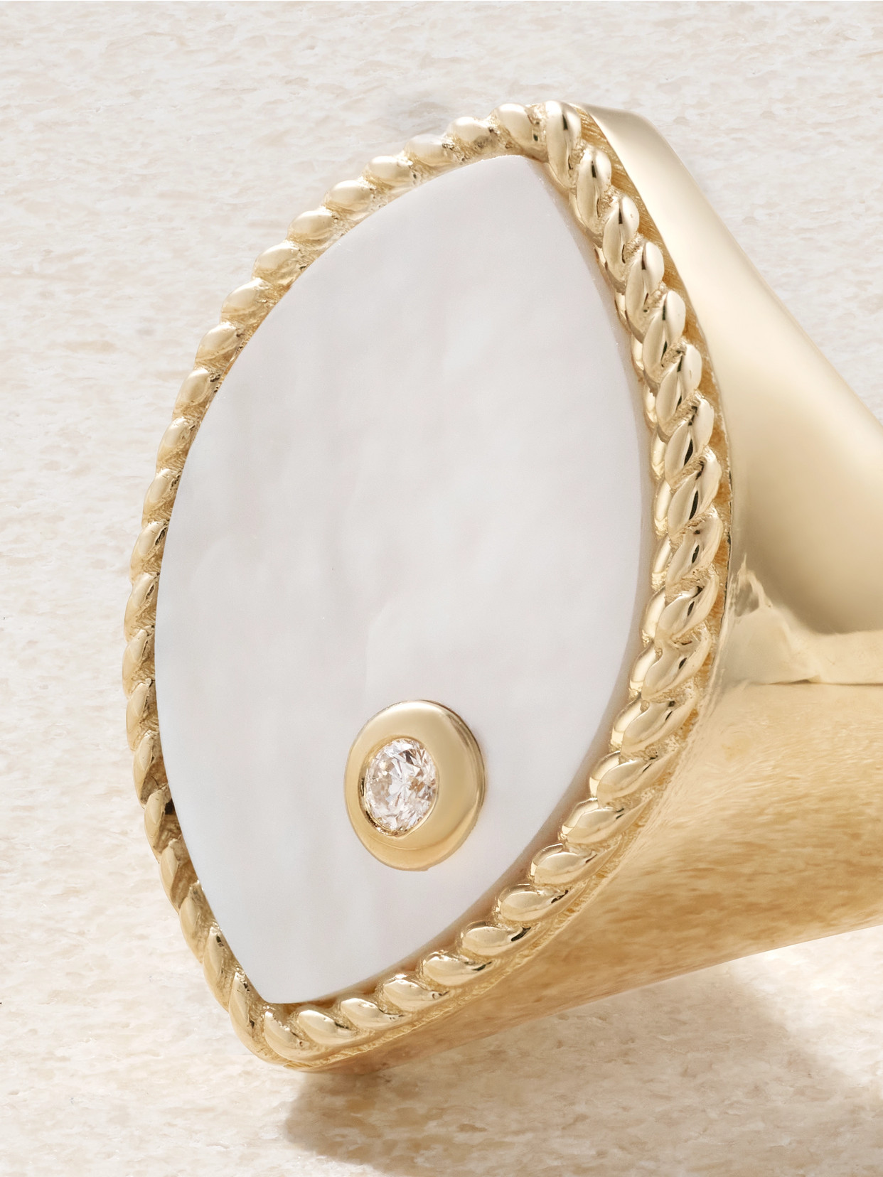 Yvonne Léon Chevalière Marquise 9-karat Gold, Mother-of-pearl And Diamond Signet Ring In White