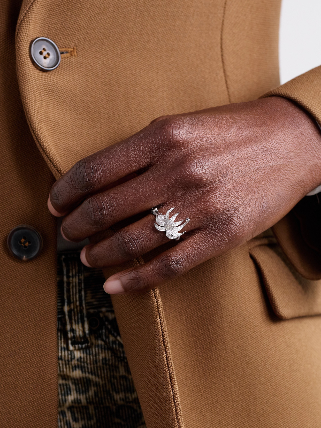 YVONNE LÉON PARADISE ISLAND 18-KARAT WHITE GOLD AND DIAMOND RING