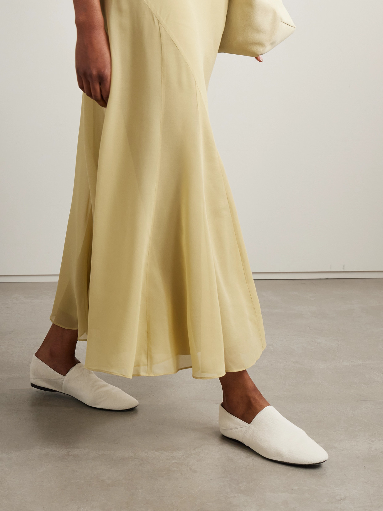 Tove Pascale Calf Hair Slippers In Ecru