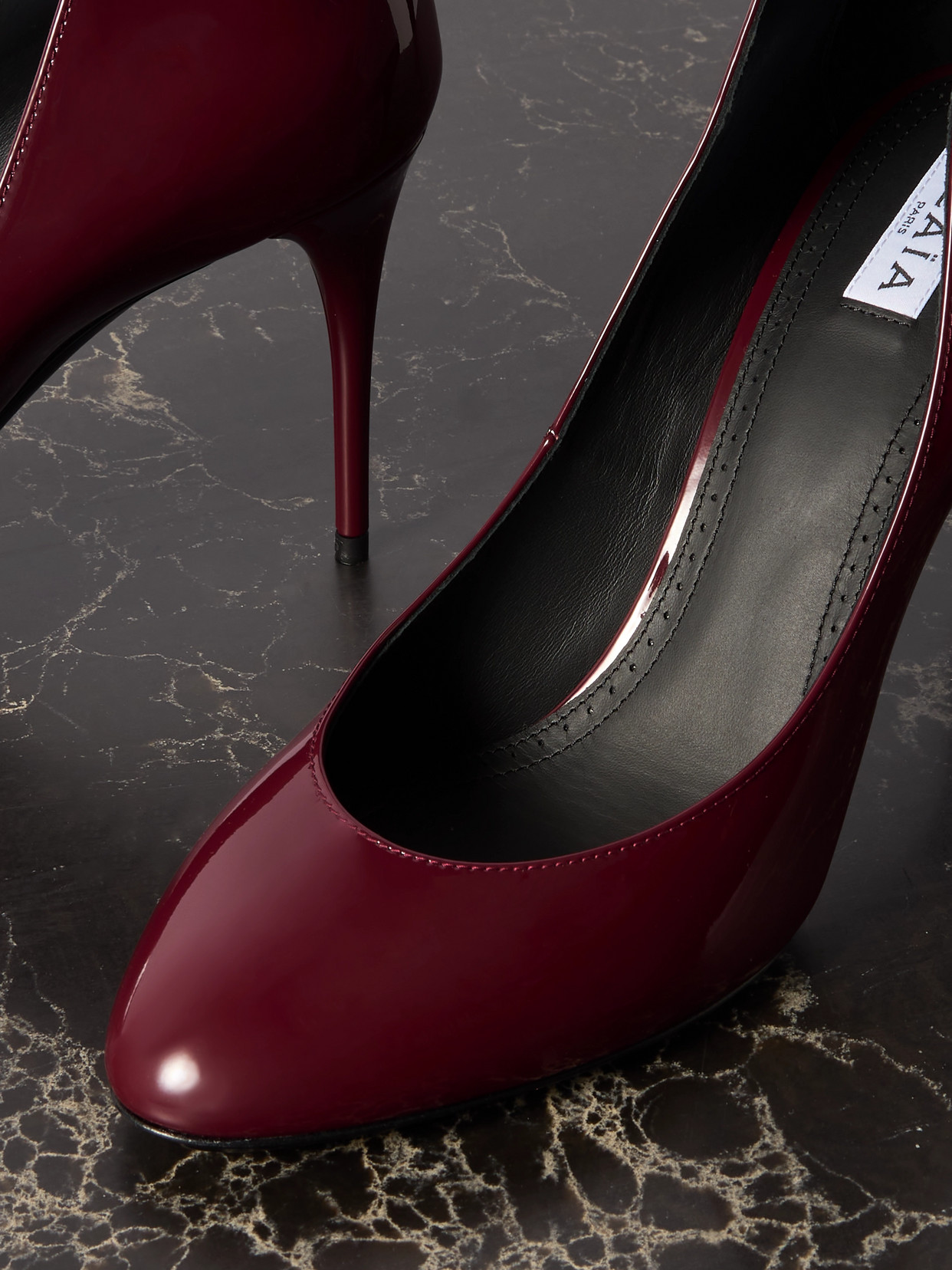 Alaïa 90 Patent-leather Pumps In Burgundy