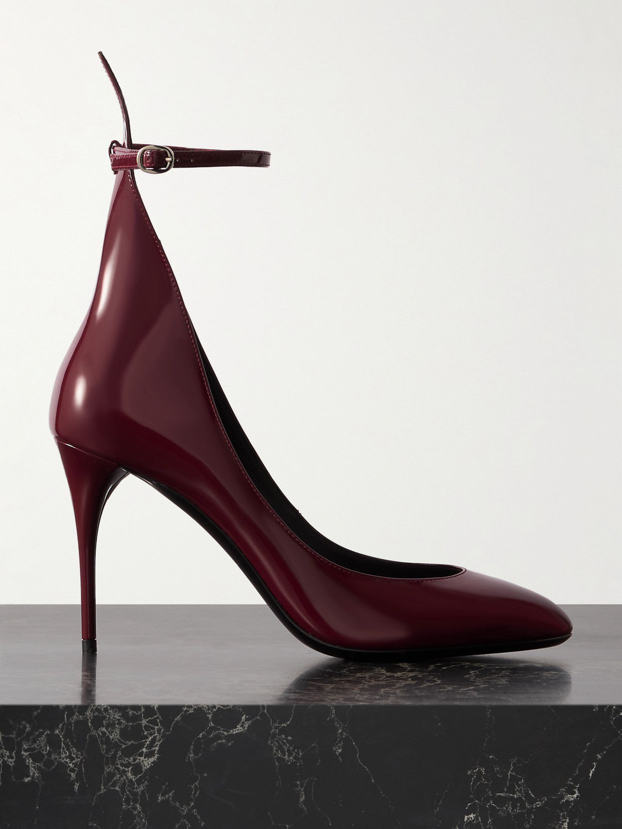 Alaïa 90 Patent-leather Pumps In Burgundy