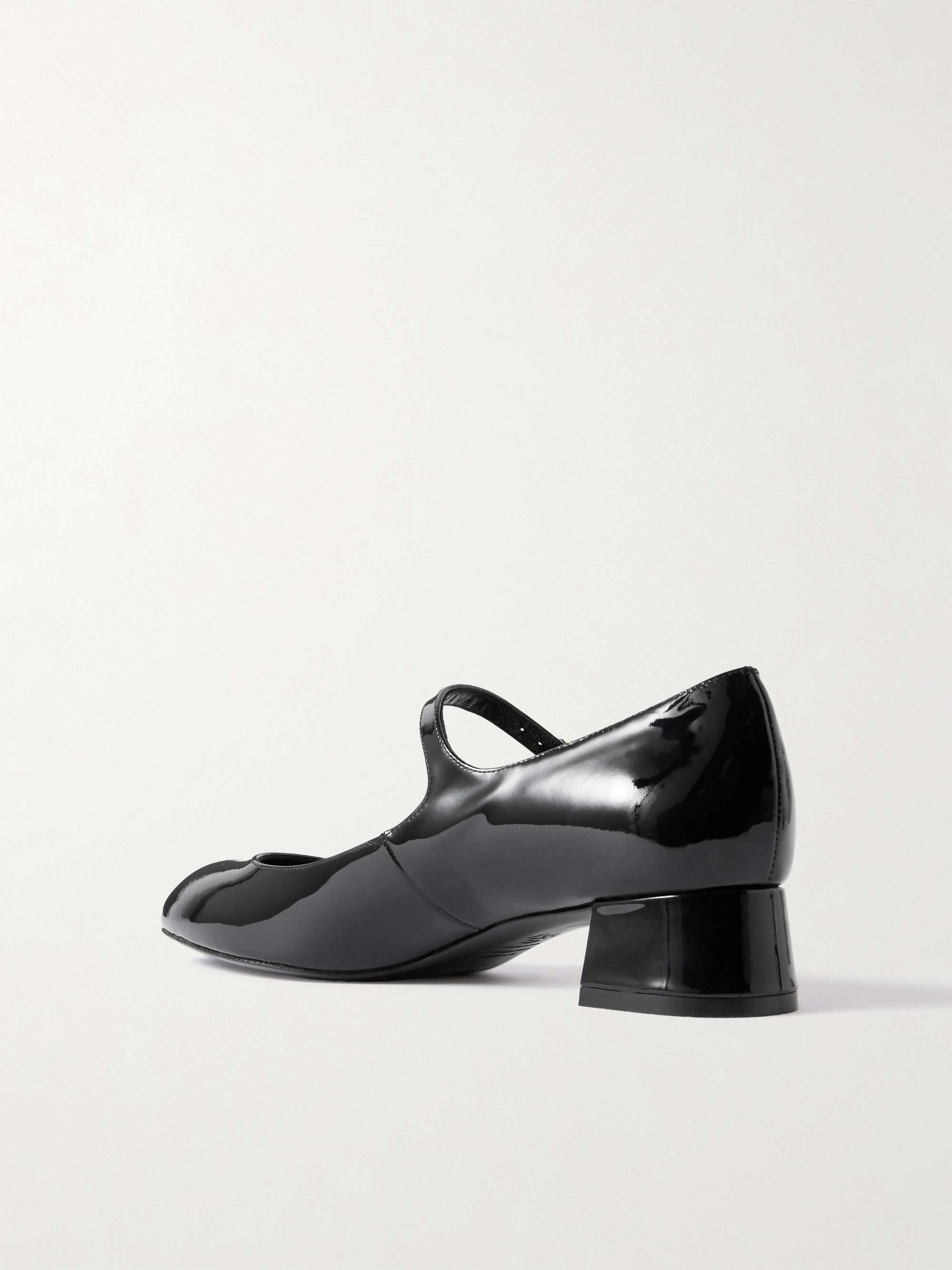 STUART WEITZMAN 