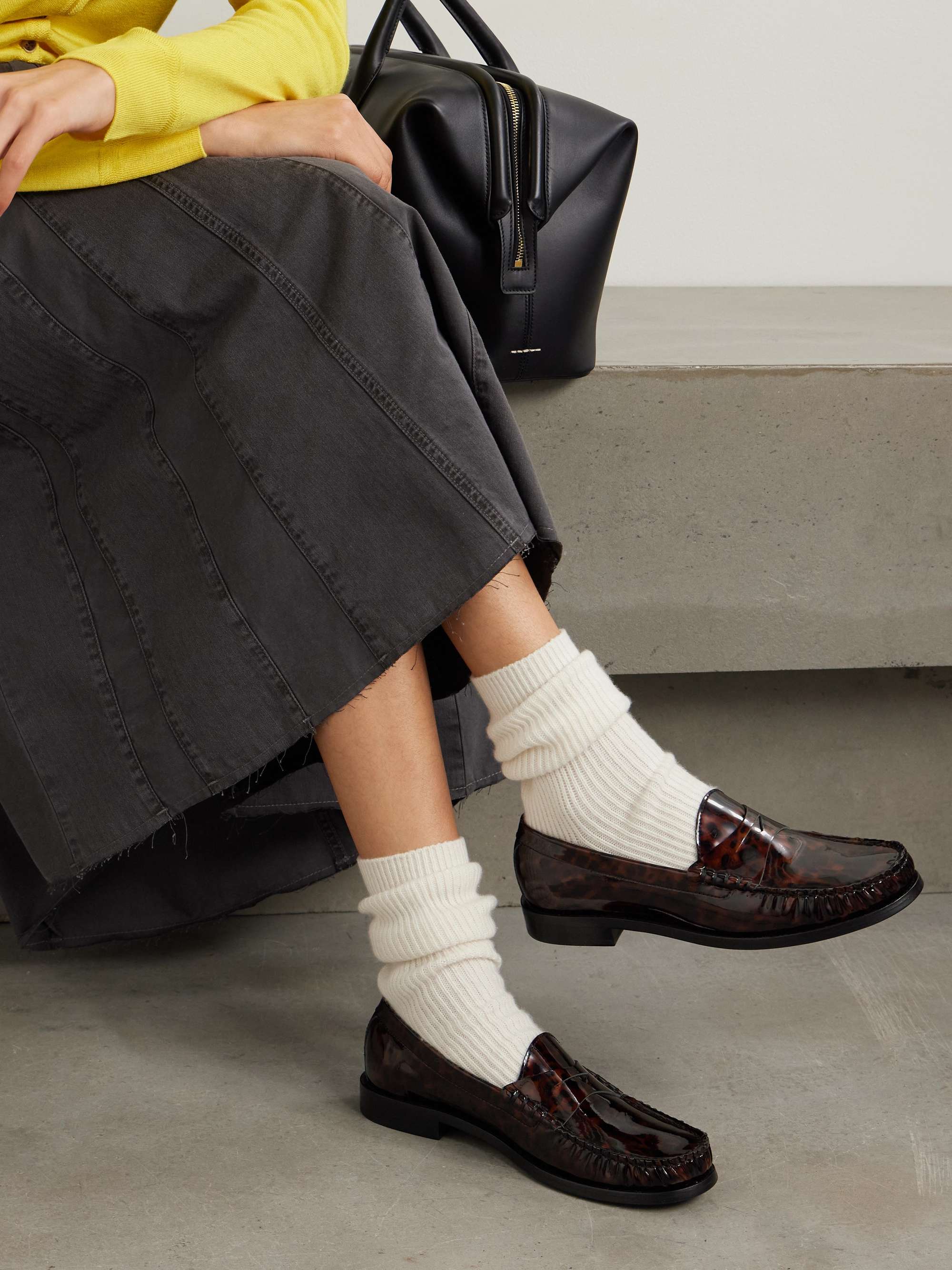 STUART WEITZMAN 