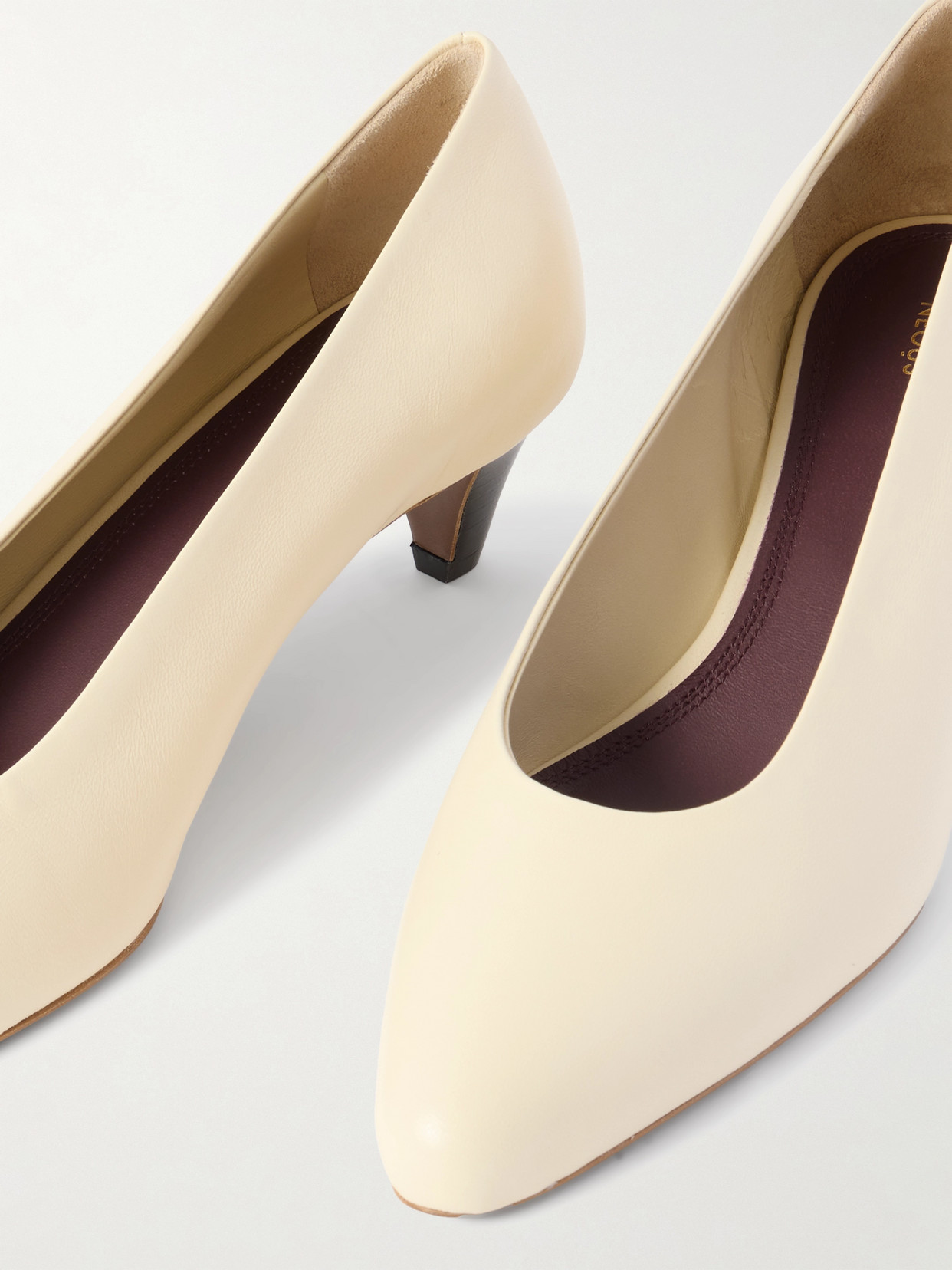 NEOUS FERA LEATHER PUMPS