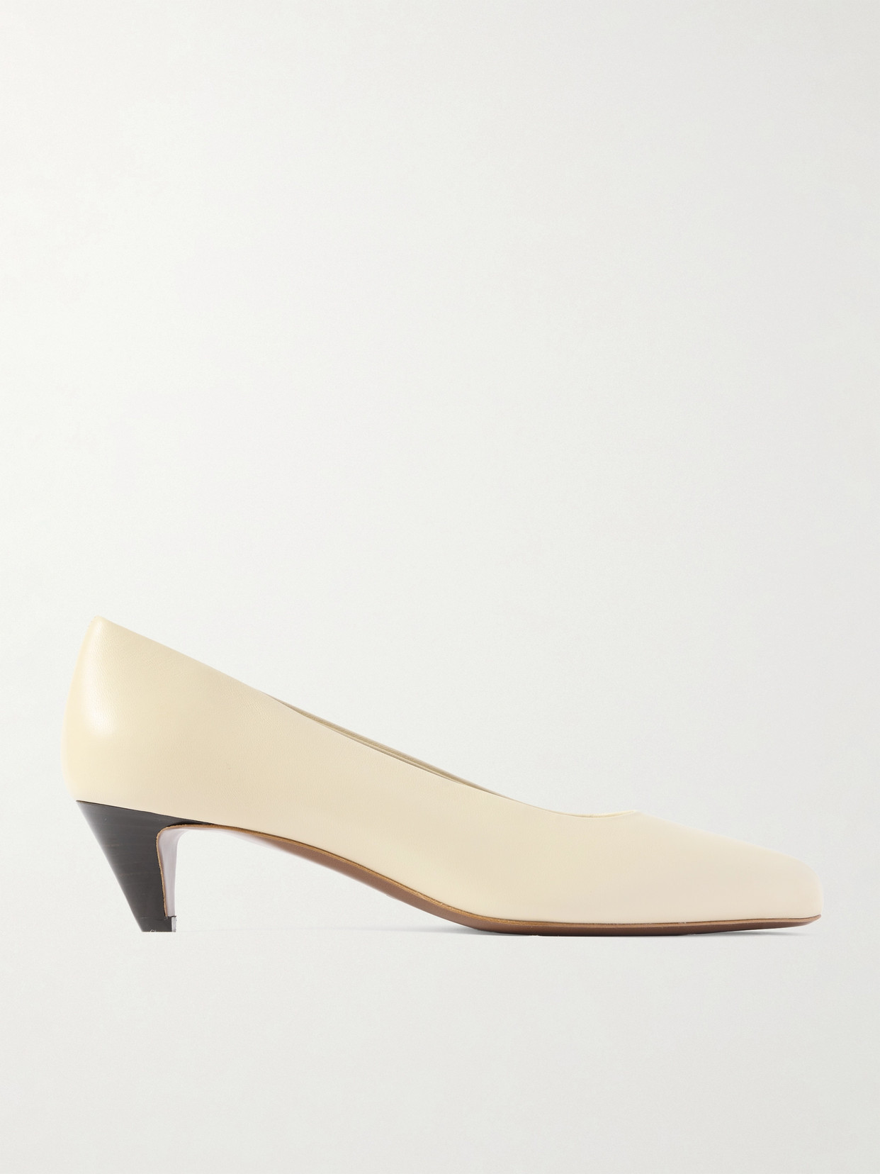 Neous Fera Leather Pumps In Cream