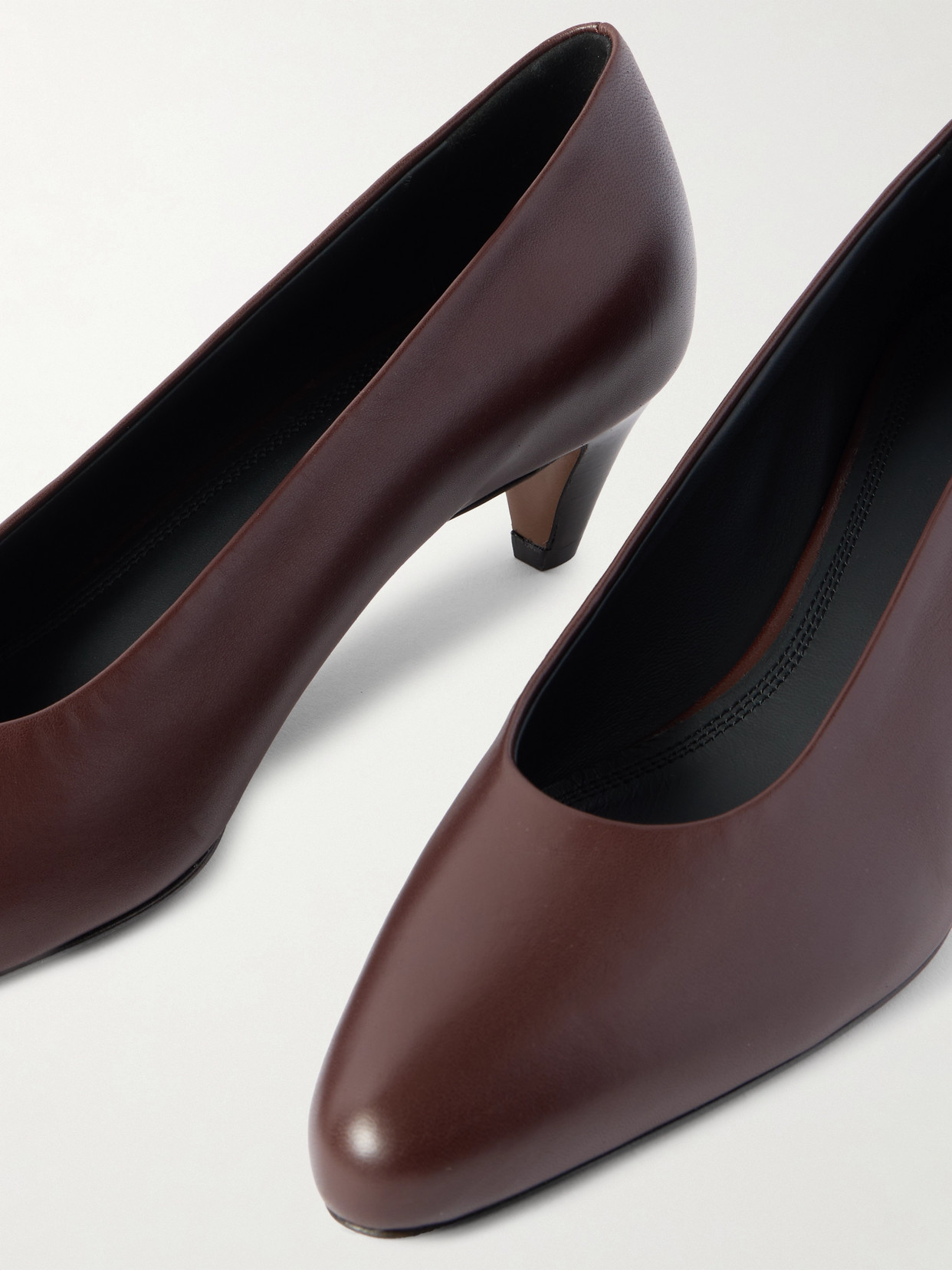 NEOUS FERA LEATHER PUMPS