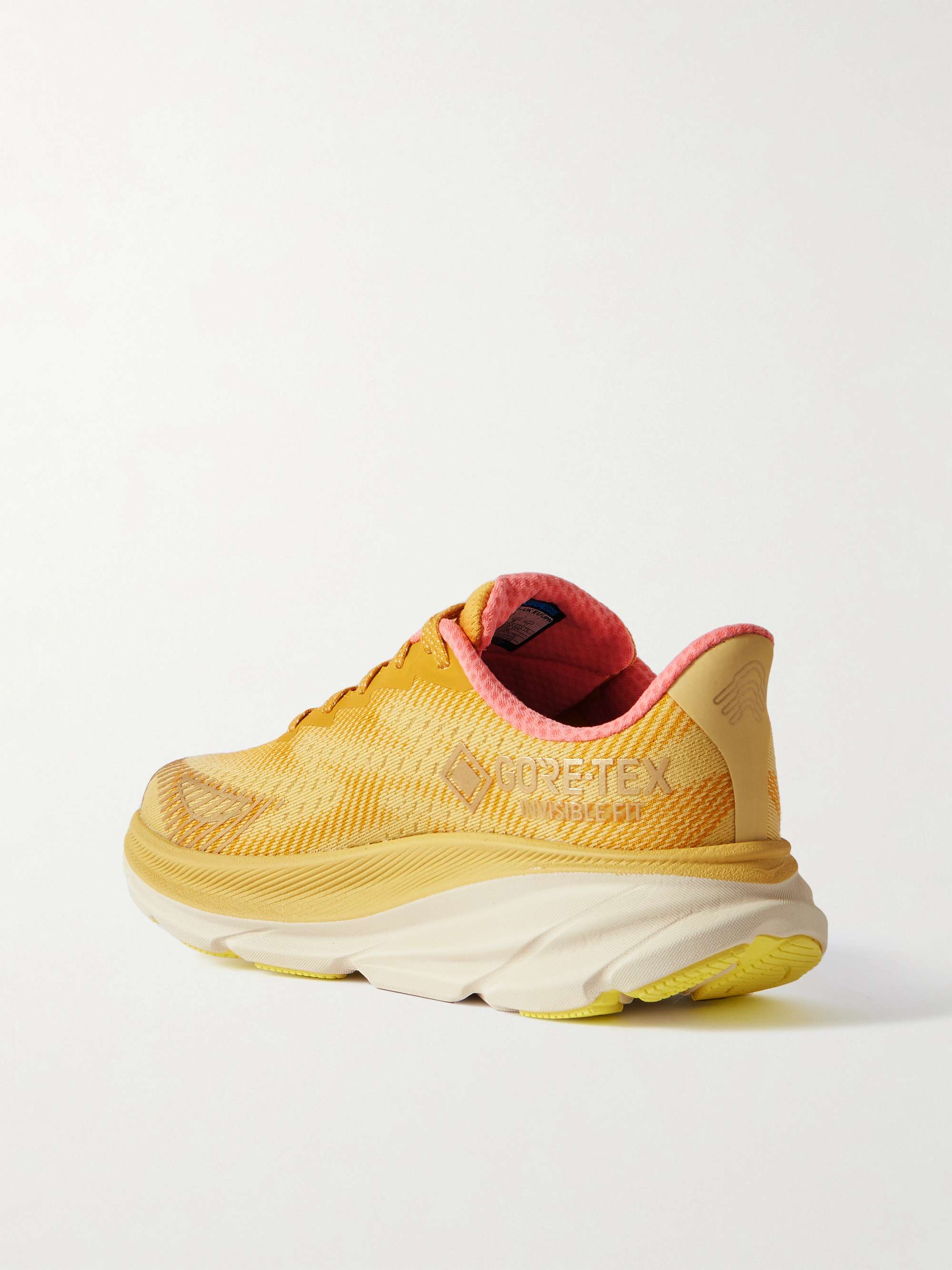 HOKA ONE ONE 