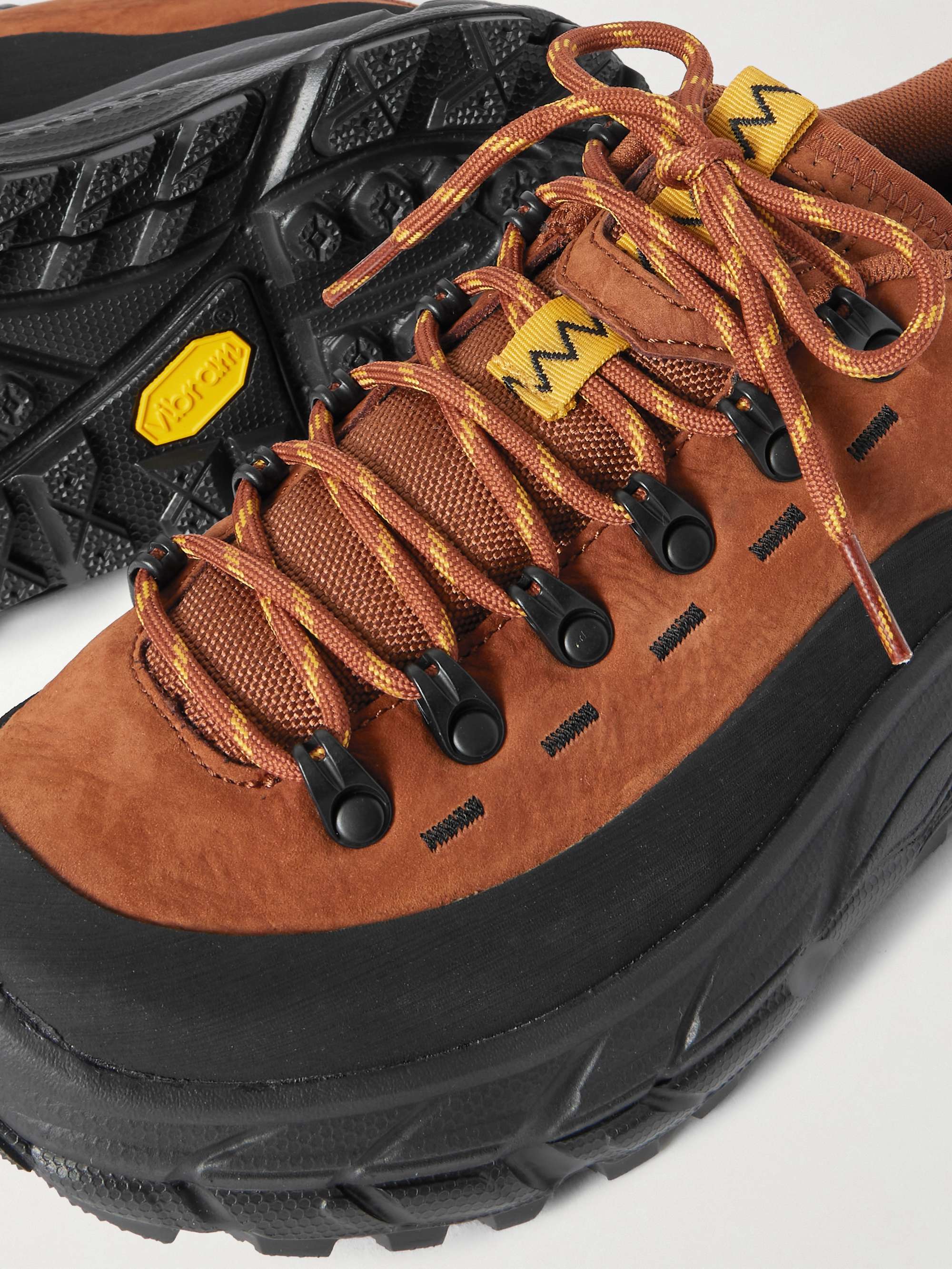 HOKA ONE ONE 