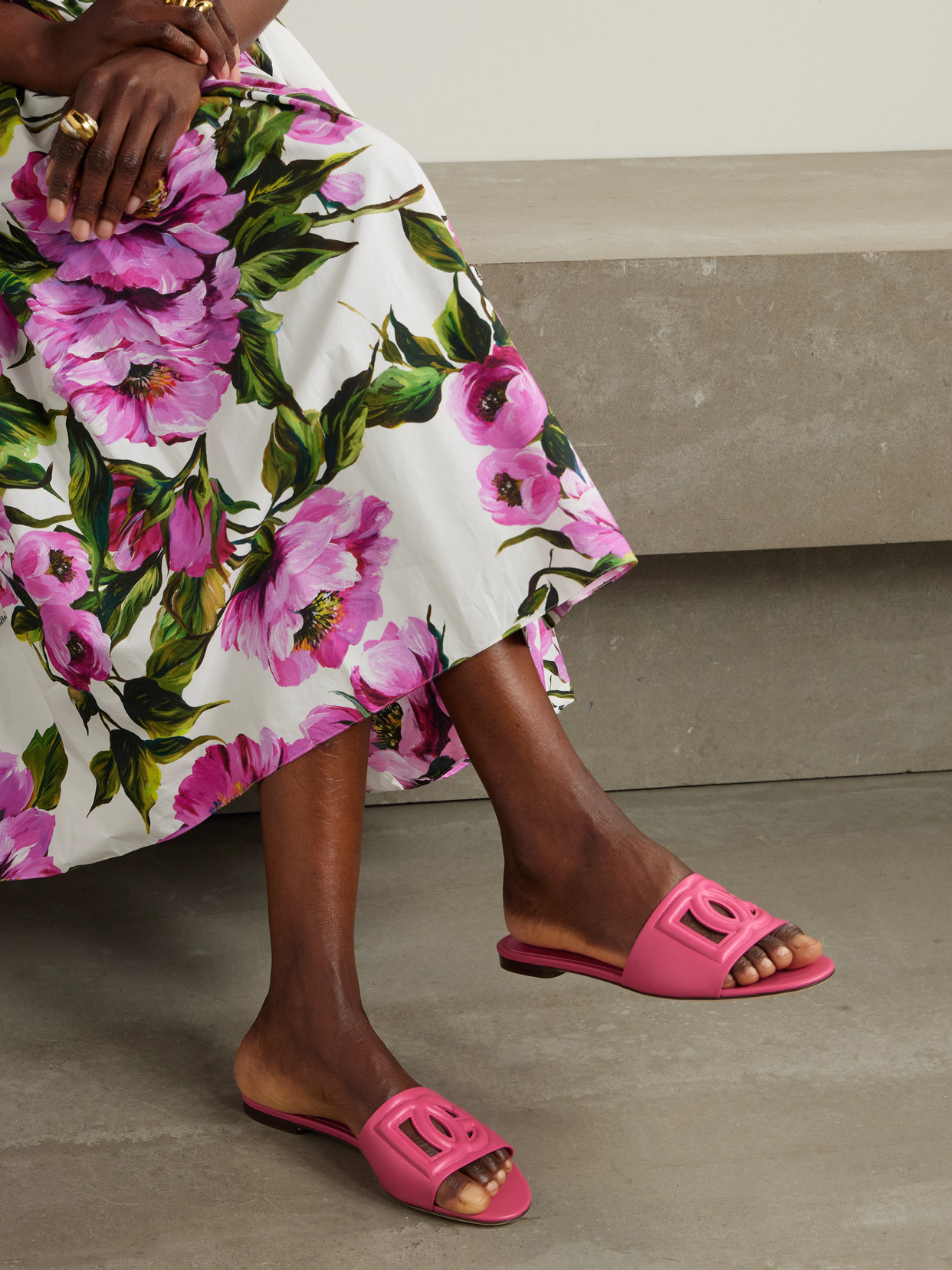Dolce & Gabbana Dg Logo Slides In Calf Leather In Pink