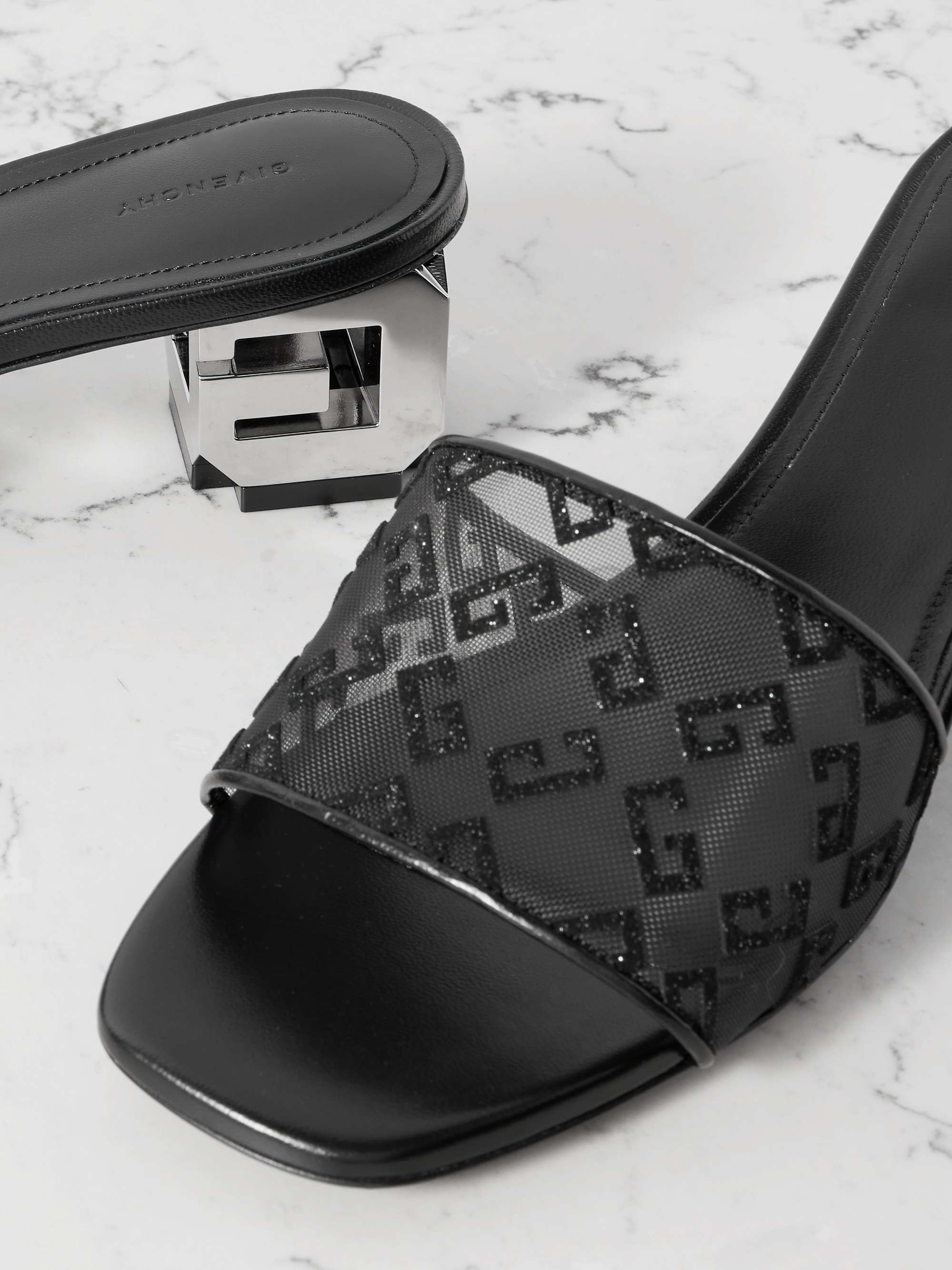 GIVENCHY 