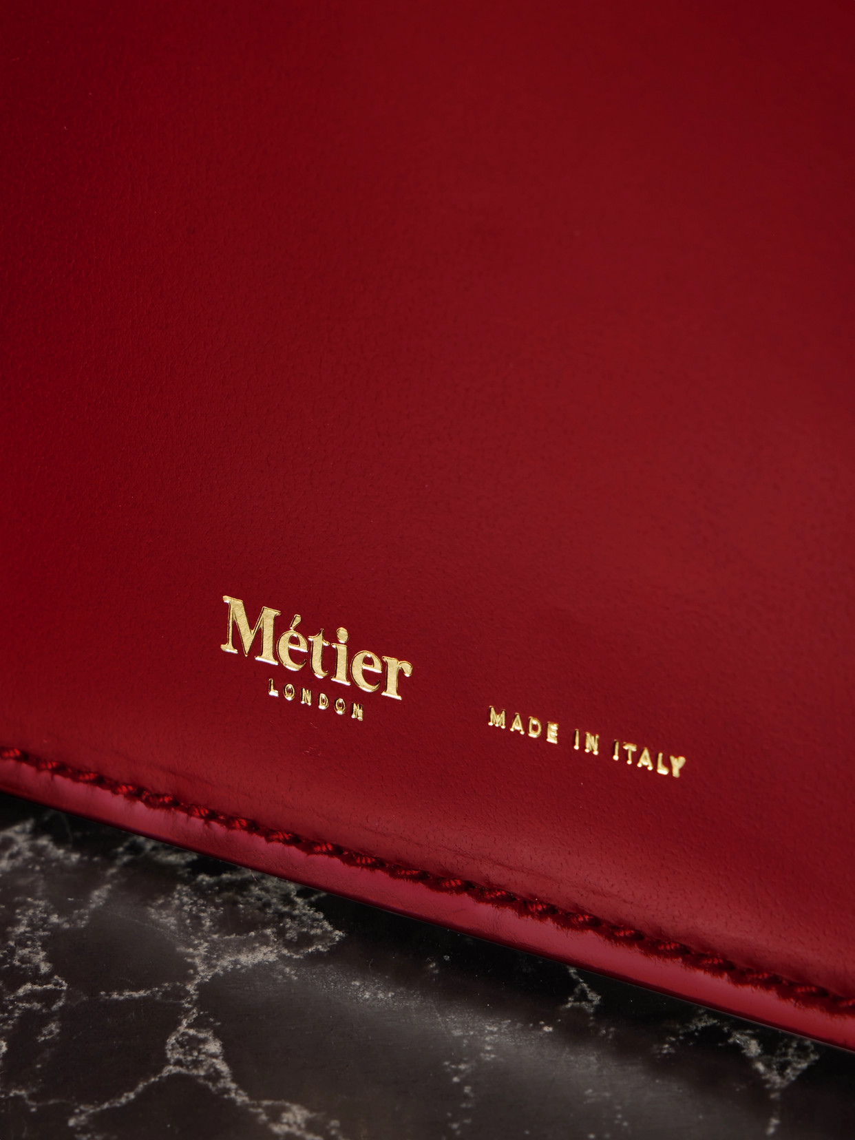 Metier Parallel 22 Leather Shoulder Bag In Red