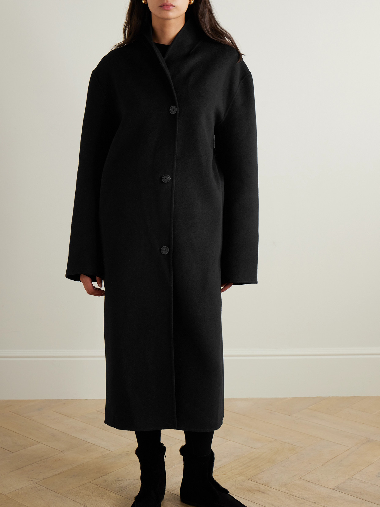 Totême Whistler Wool Coat In Black