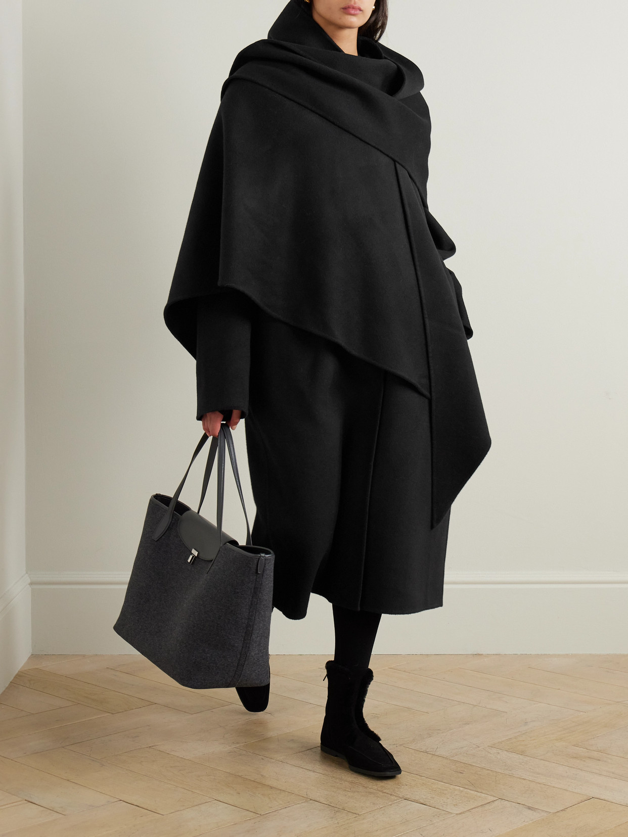 Totême Whistler Wool Coat In Black
