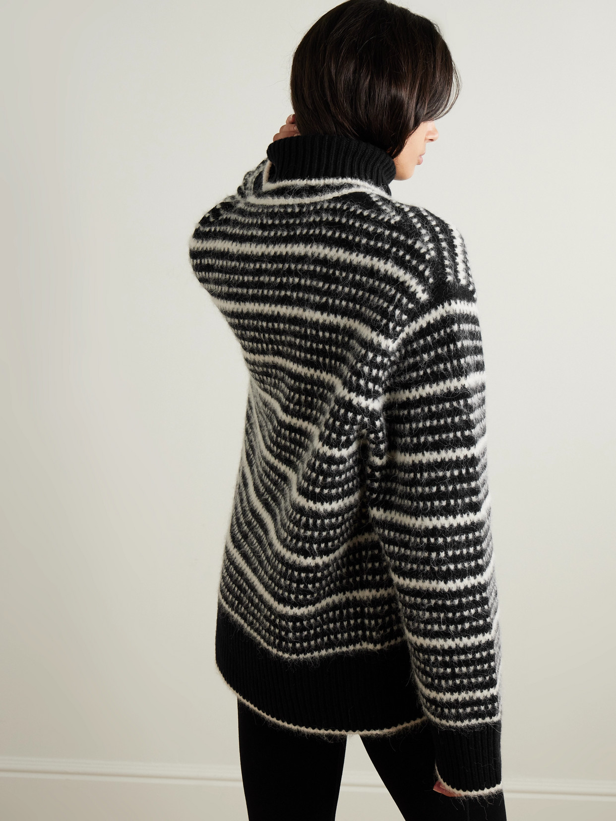 Totême Scandi Wool-blend Turtleneck Sweater In Black