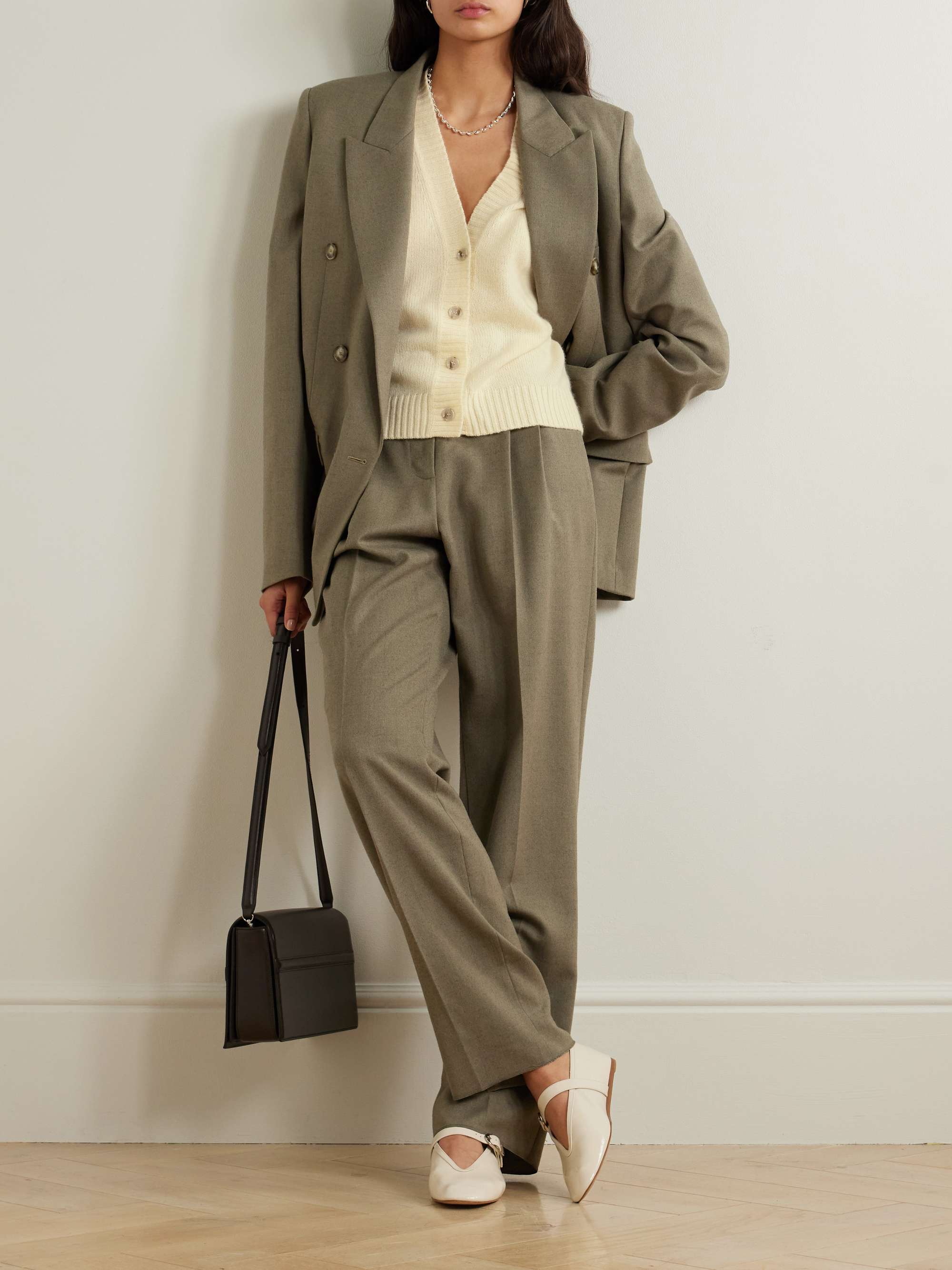 ALLUDE 