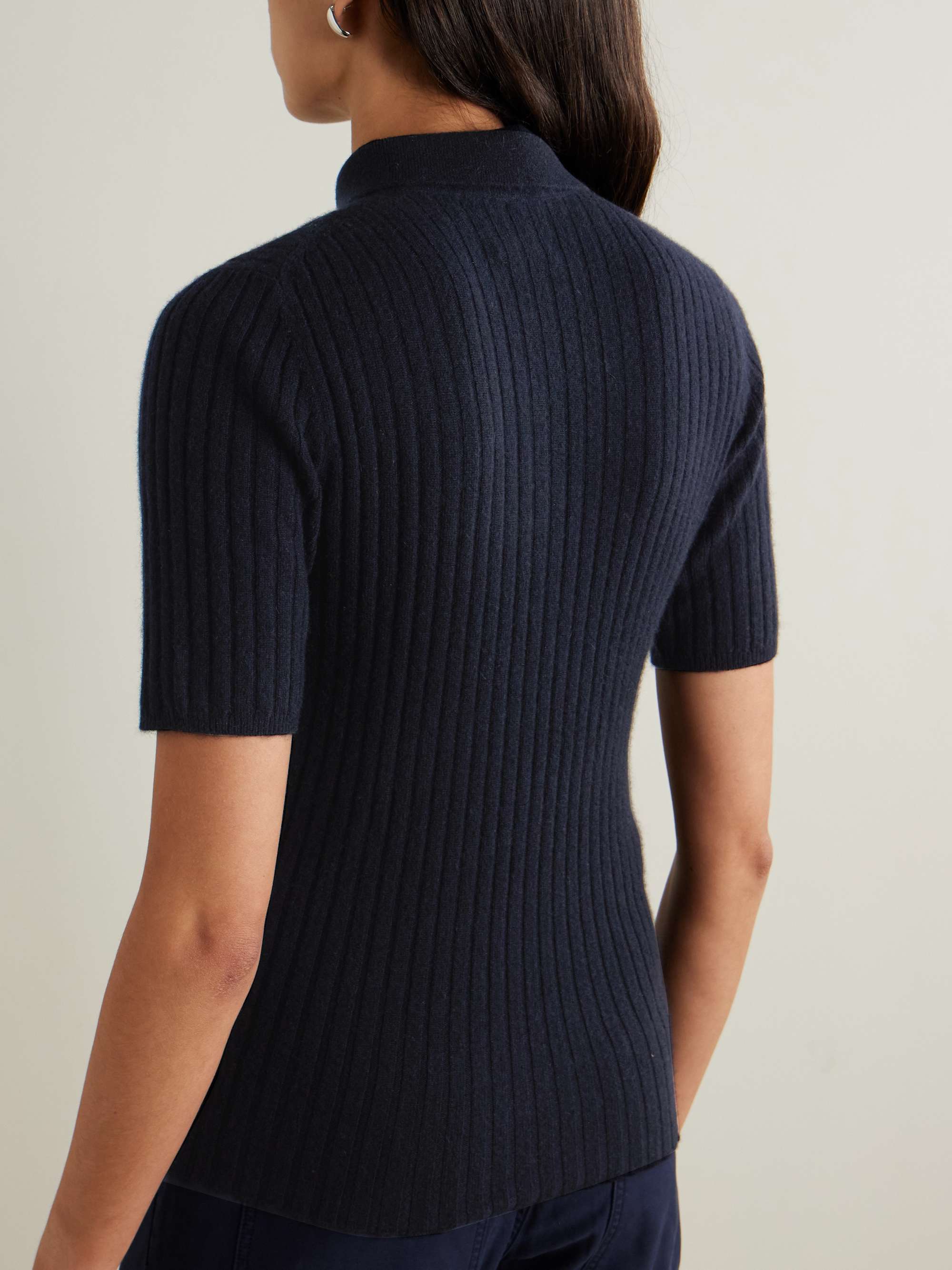 ALLUDE 