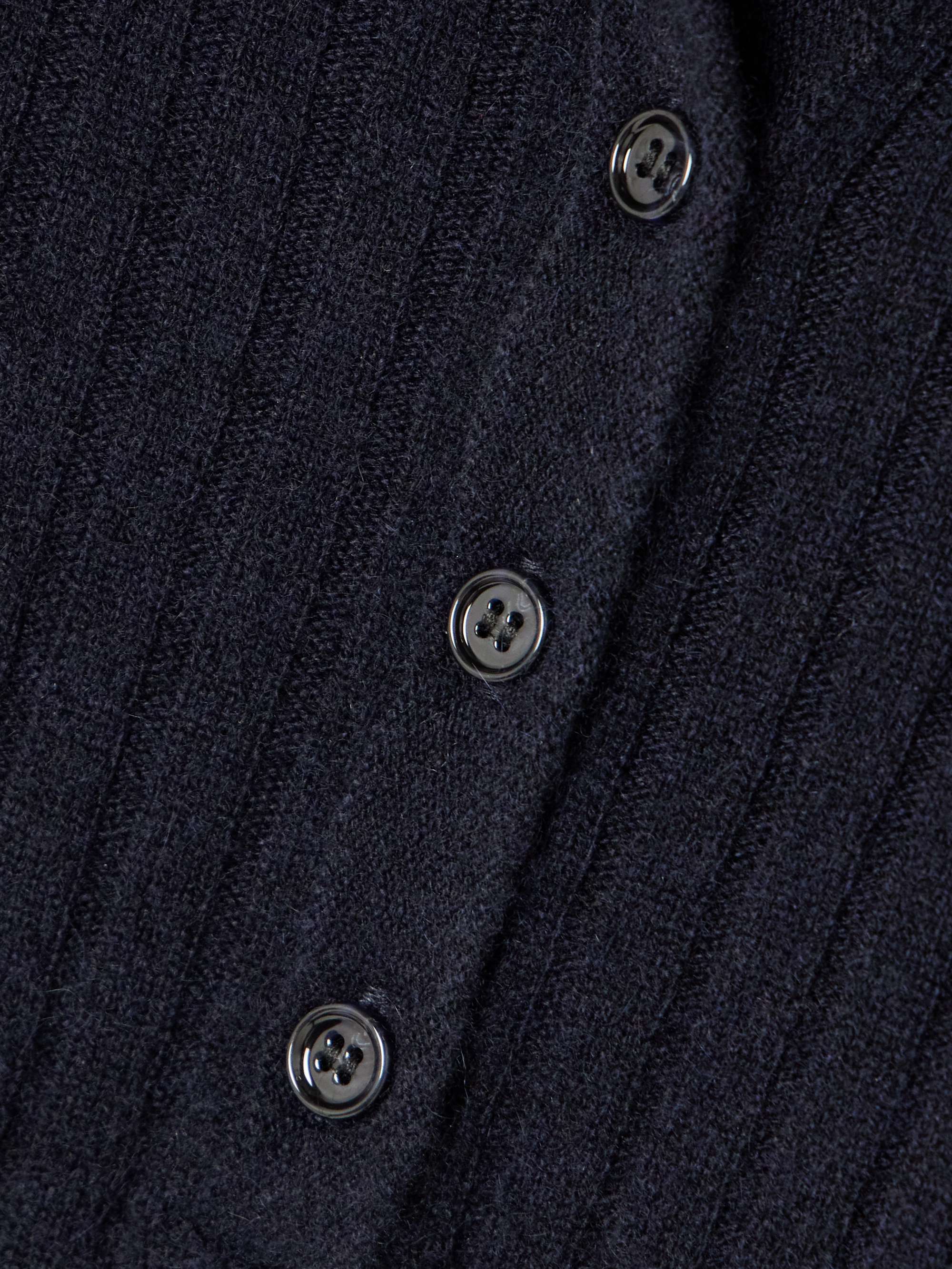 ALLUDE 