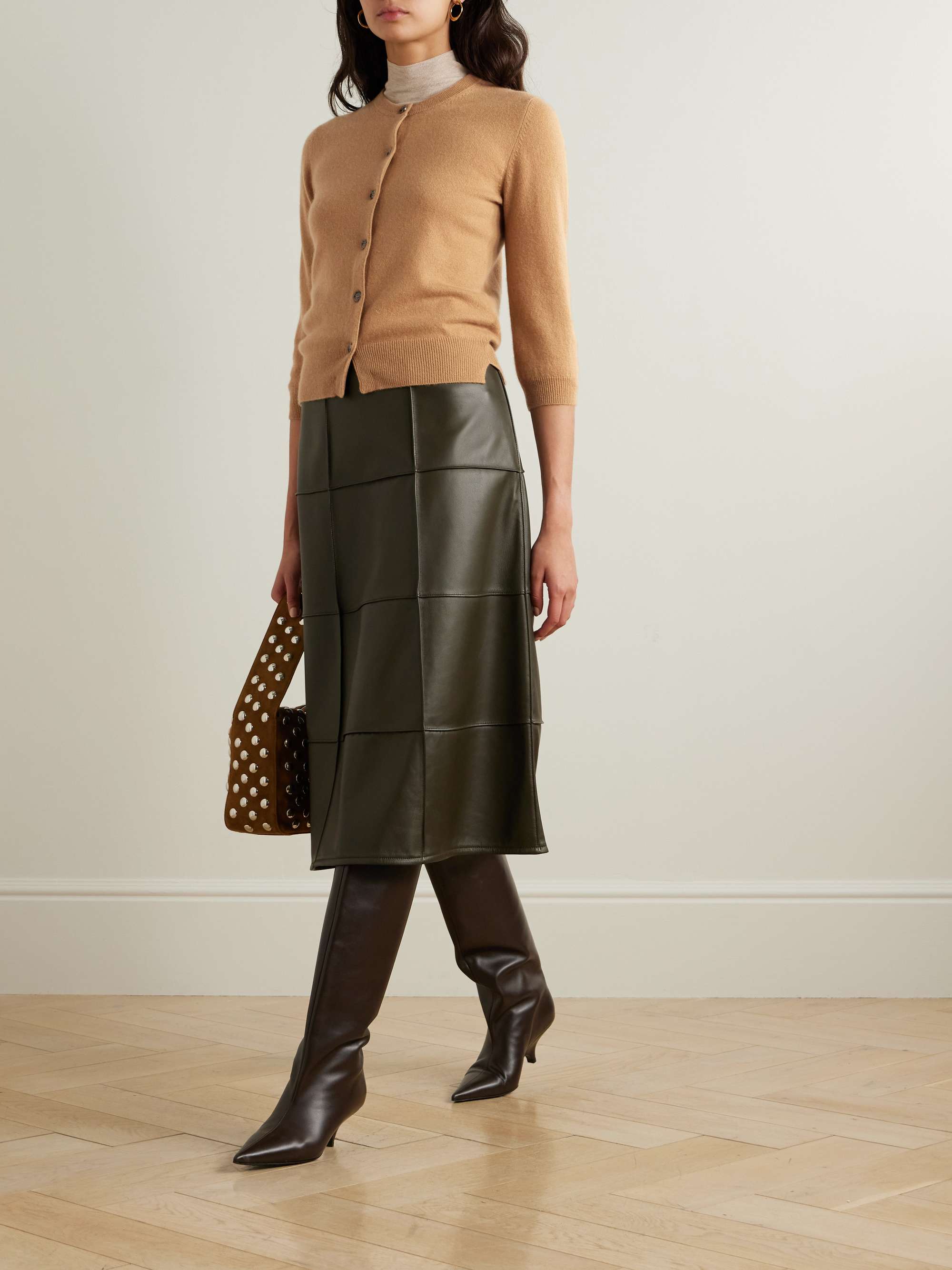 ALLUDE 