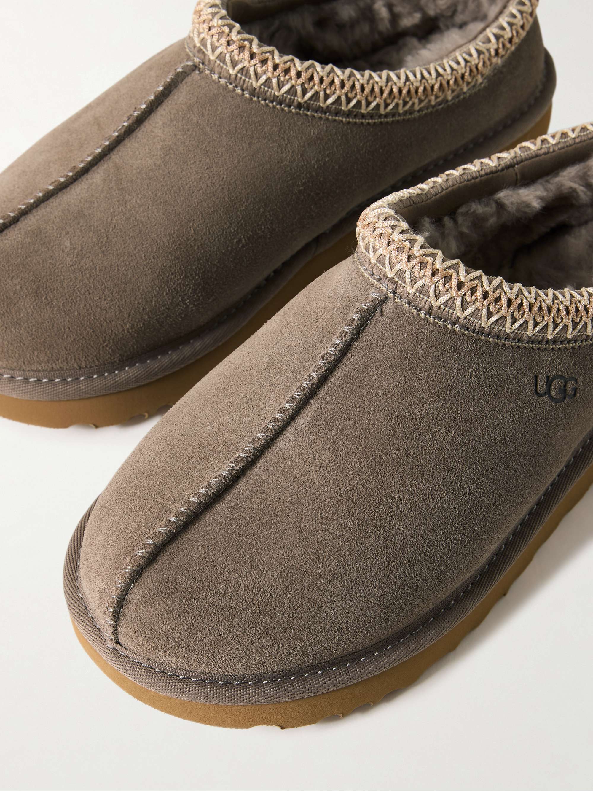 UGG 