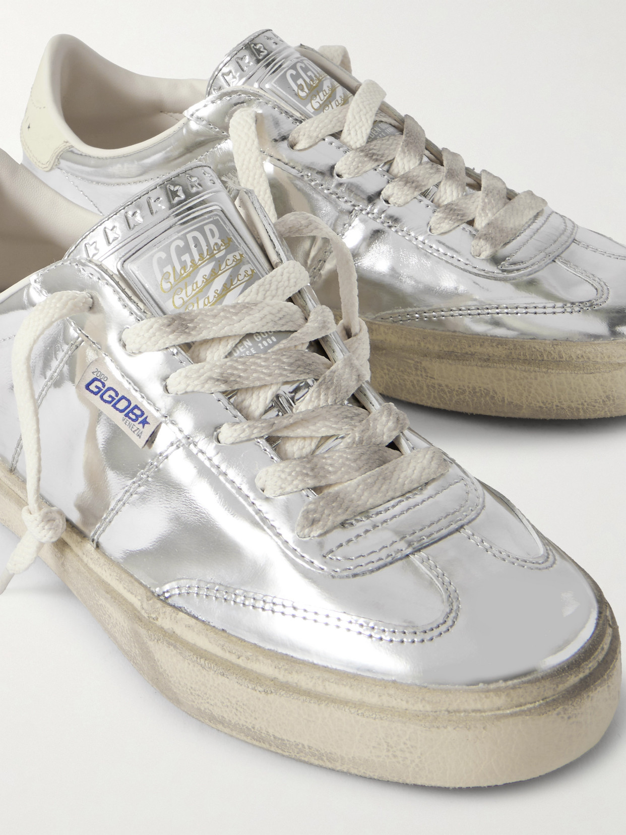 Golden Goose Soulstar Metallic Low Top Sneakers With Logo Patch On The Tongue And Logo Lettering On Side And Heel In Silver