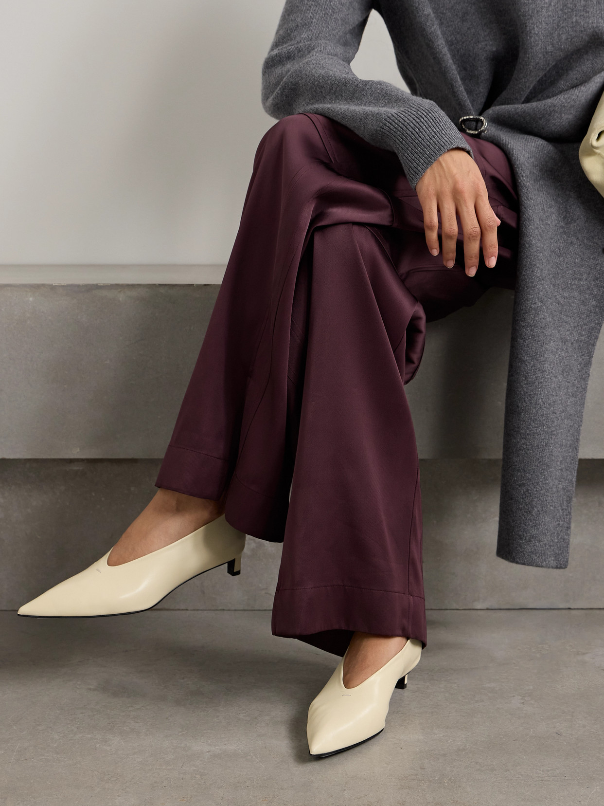 Jil Sander Leather Pumps In Cream