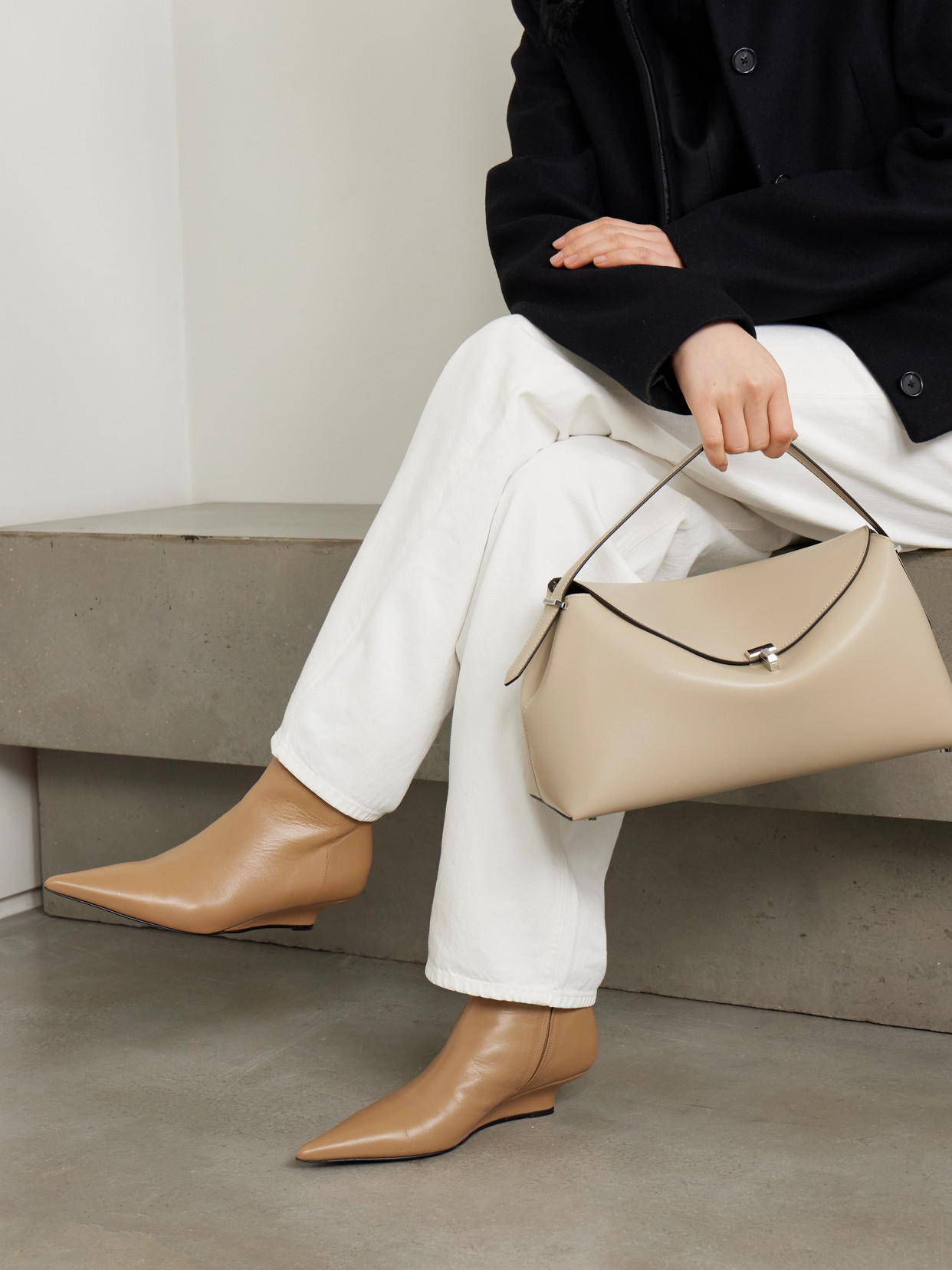 Totême The Sharp Leather Ankle Boots In Brown
