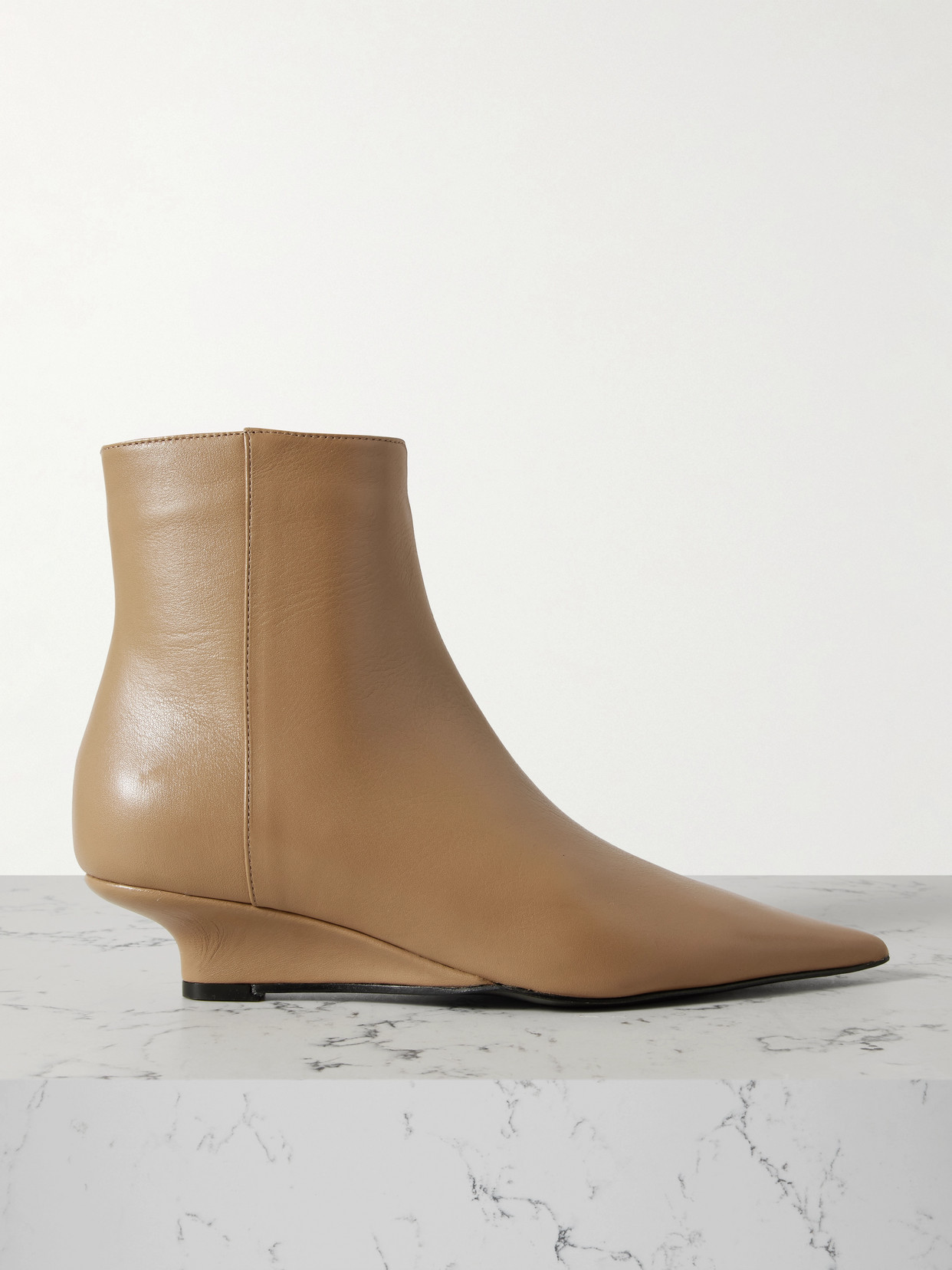 Totême The Sharp Leather Ankle Boots In Brown