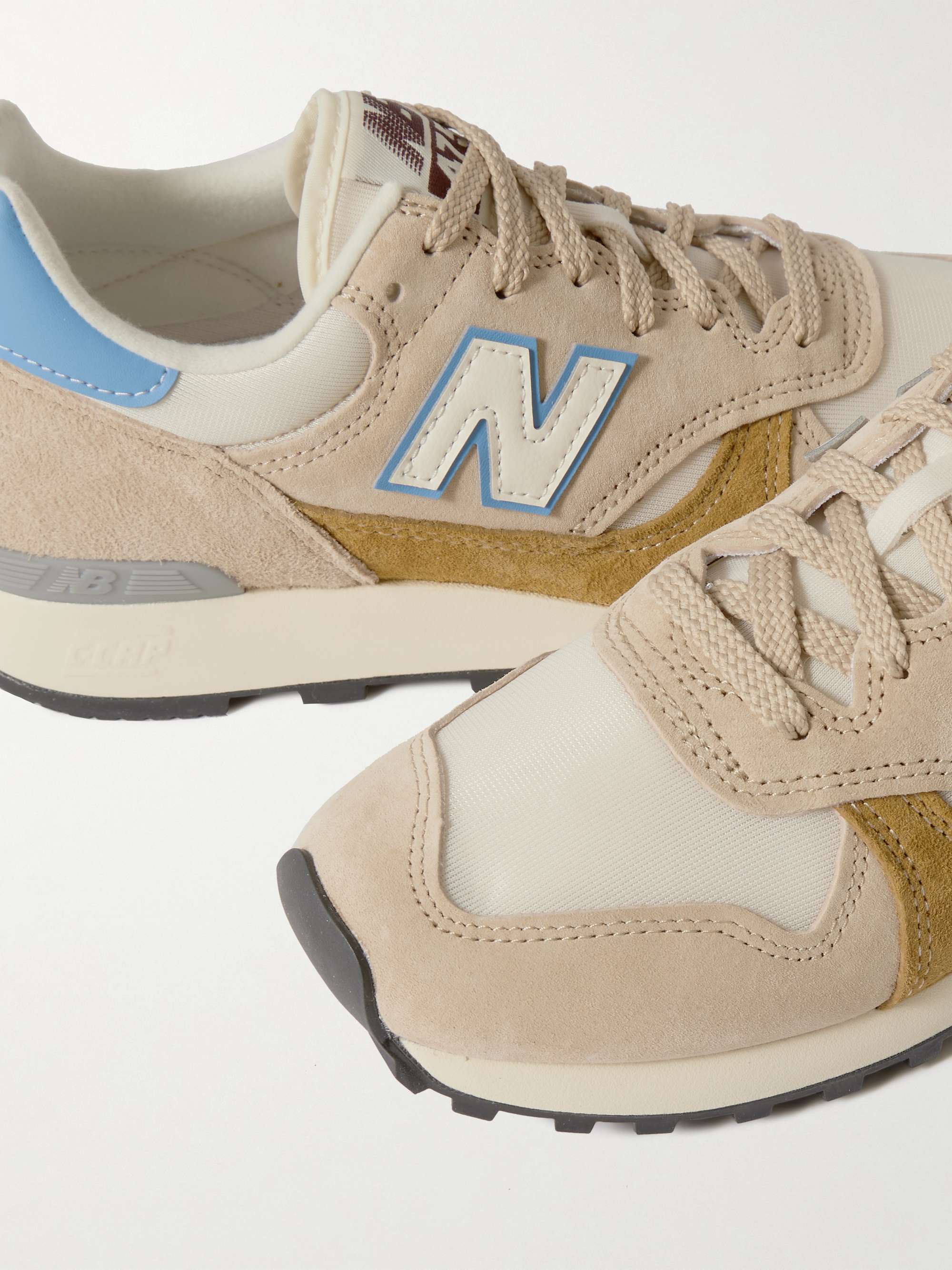 NEW BALANCE 