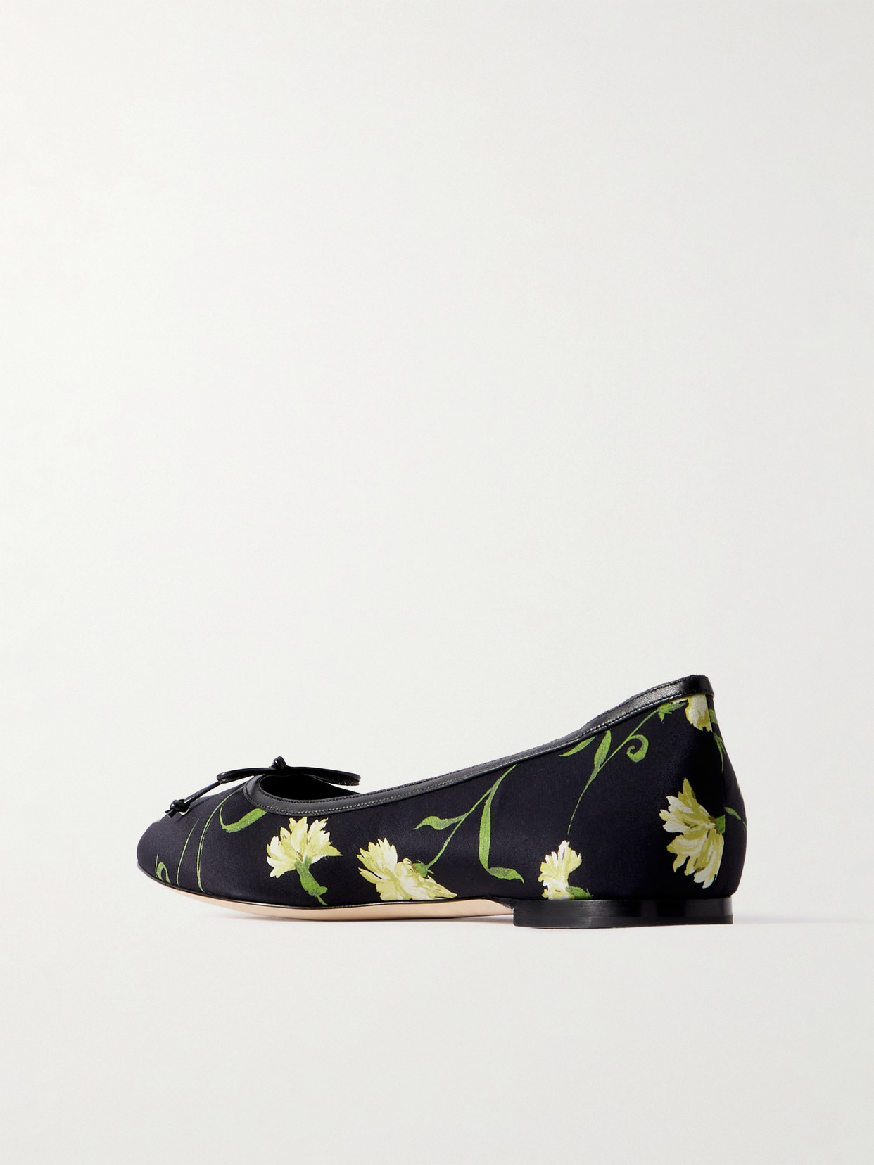 Manolo Blahnik Verallim 10 Bow-detailed Leather-trimmed Floral-print Satin Ballet Flats In Black