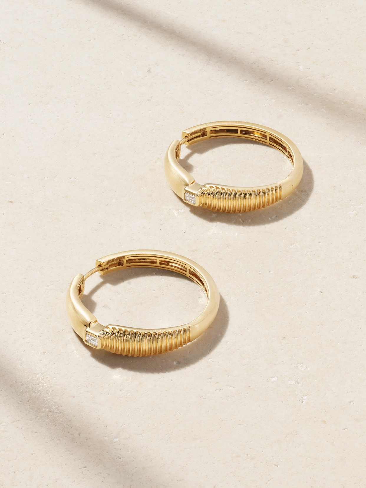 Almasika - Adiré 18-karat Gold Diamond Hoop Earrings - One size