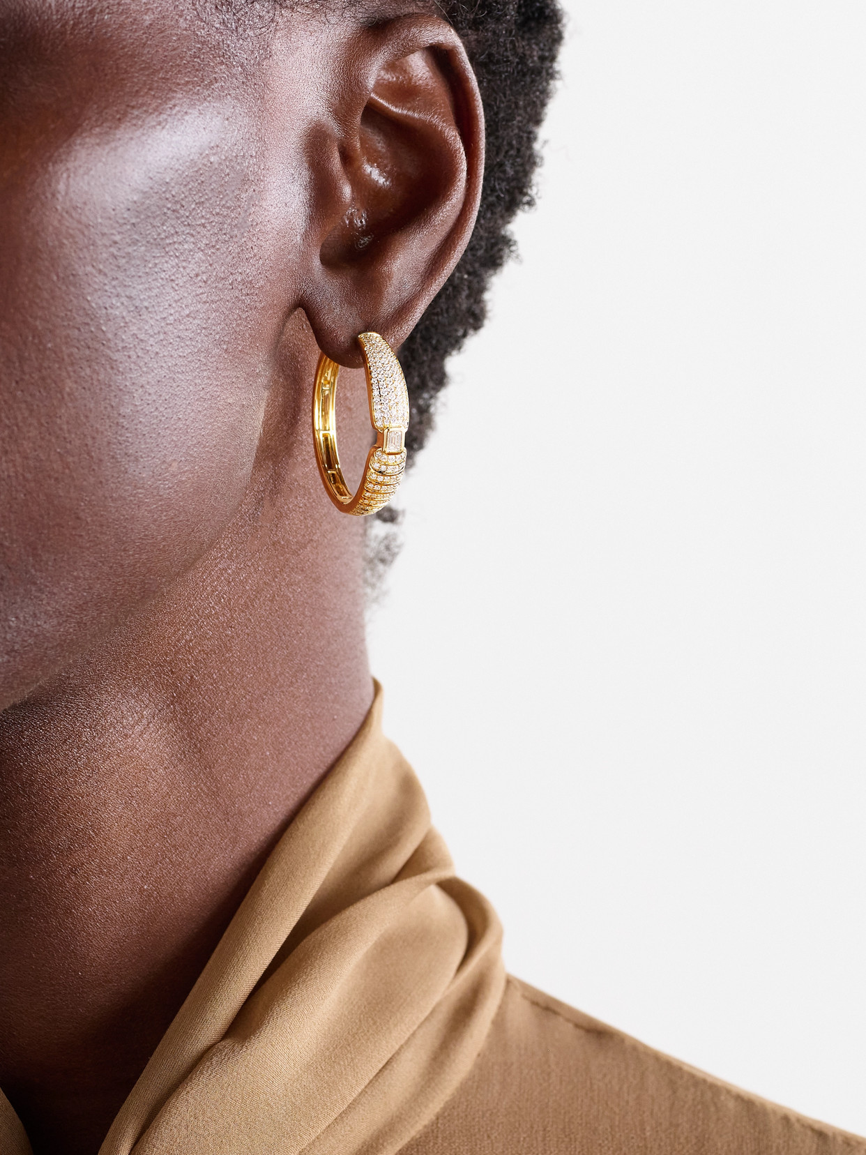 Almasika Adiré 18-karat Gold Diamond Hoop Earrings In Gold