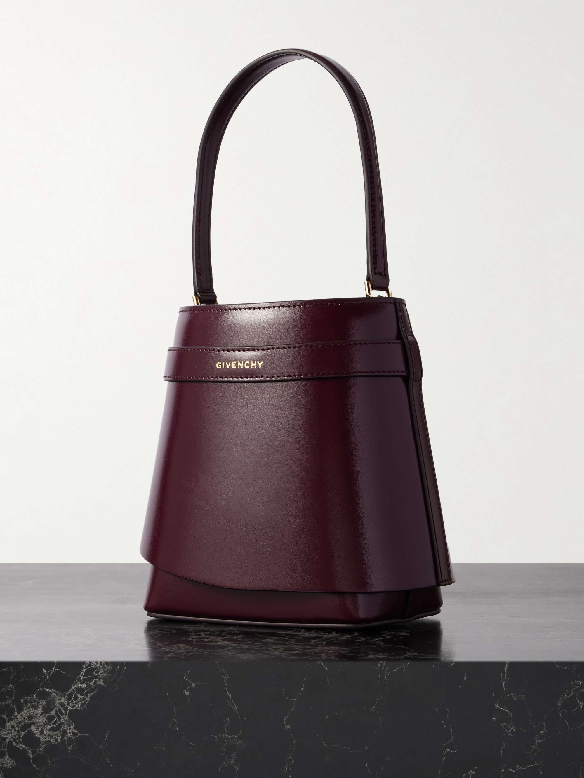 GIVENCHY 