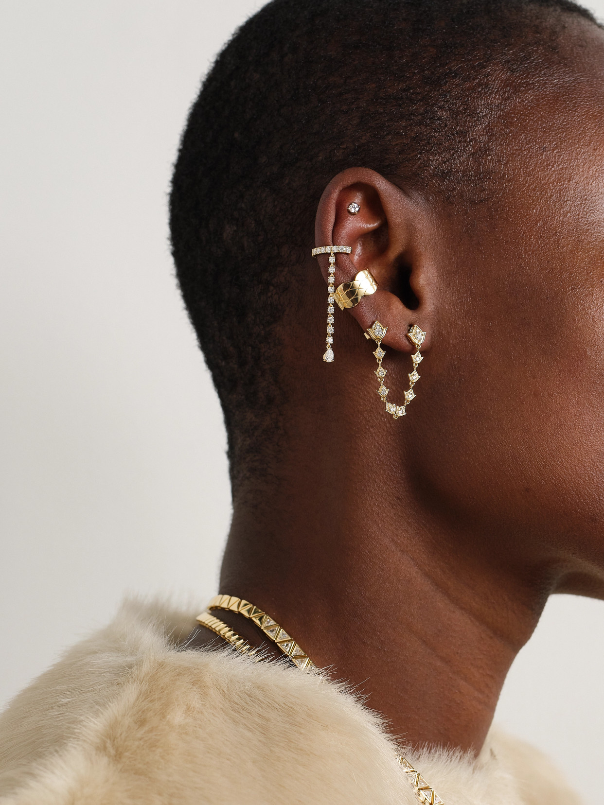 Anita Ko 18-karat Gold Diamond Ear Cuff In Gold