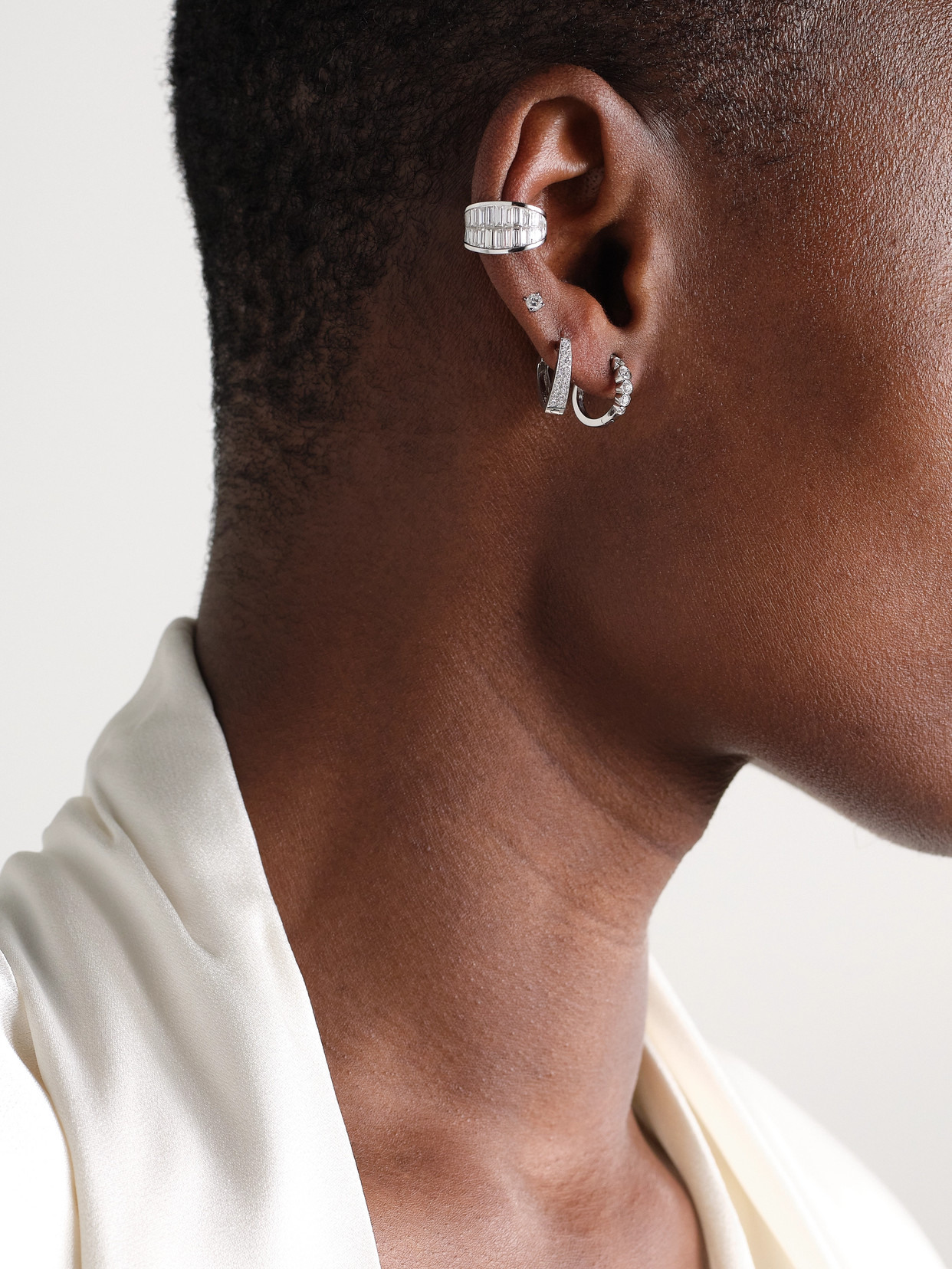 Anita Ko Huggies 18-karat White Gold Diamond Hoop Earrings In Silver