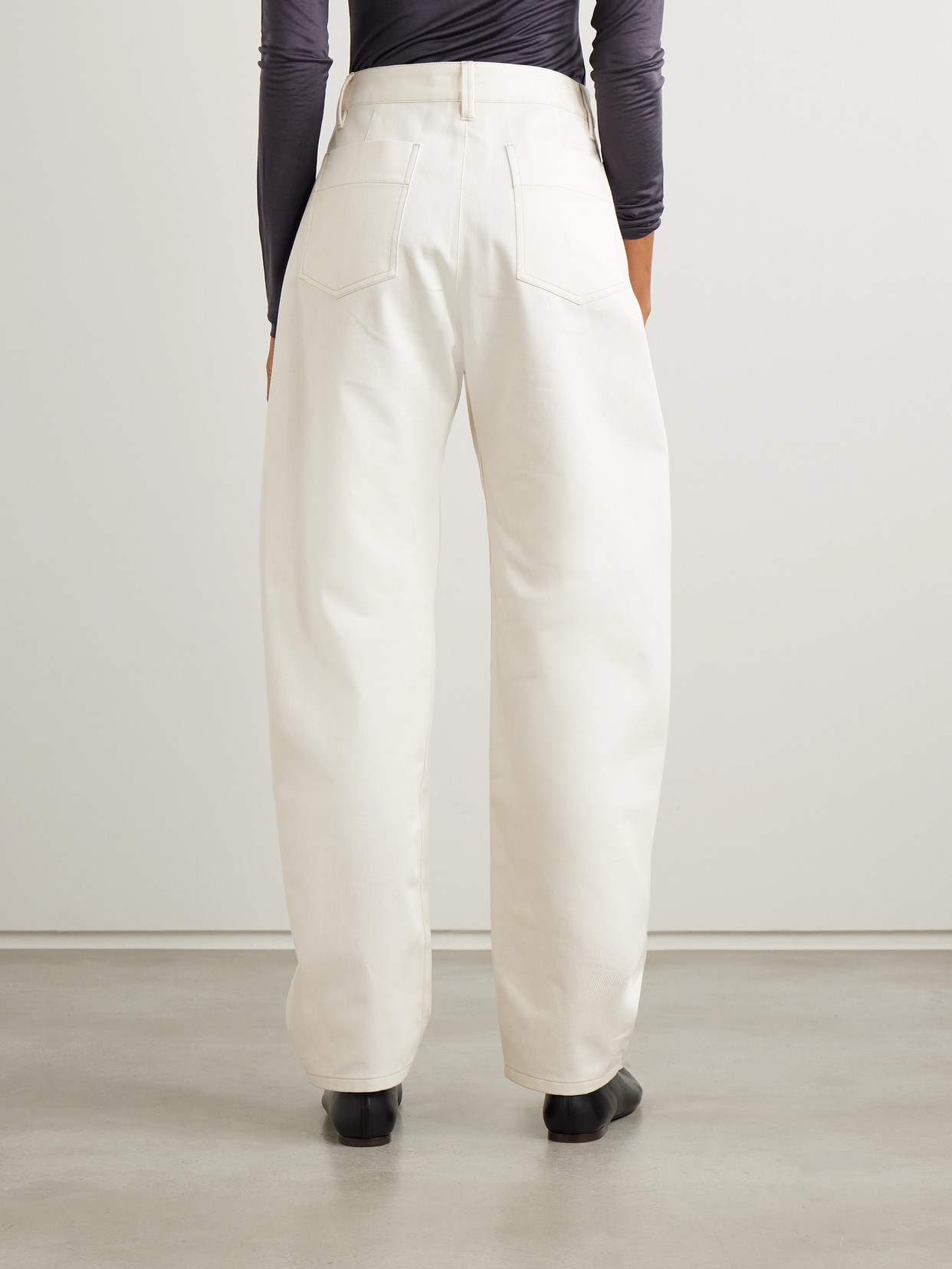 Lemaire Wide Leg Trousers With Side And Back Pockets In White